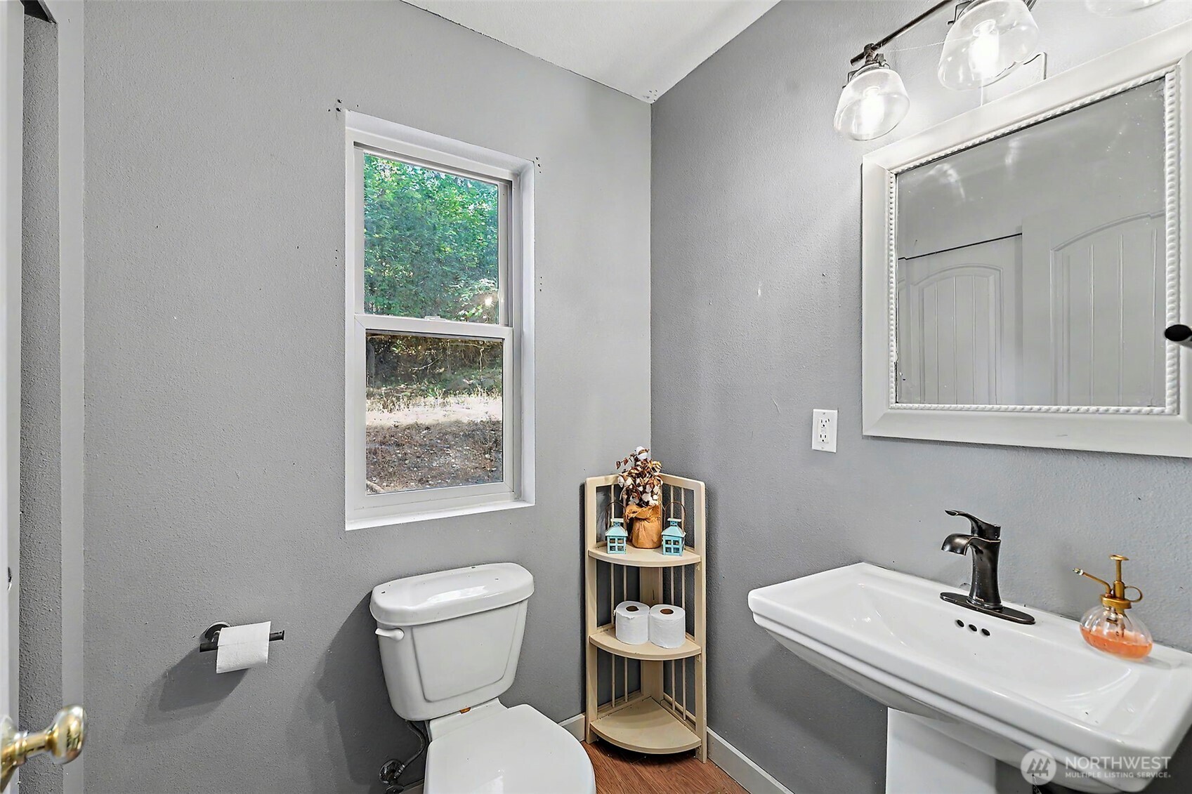 22329 Glenview Court Property Photo 15