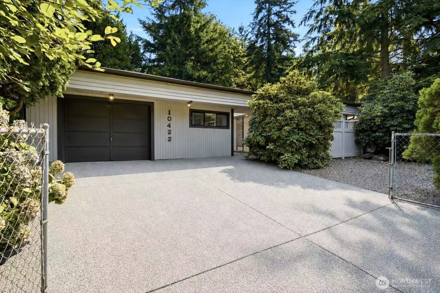 10422 165th Pl Property Photo 2