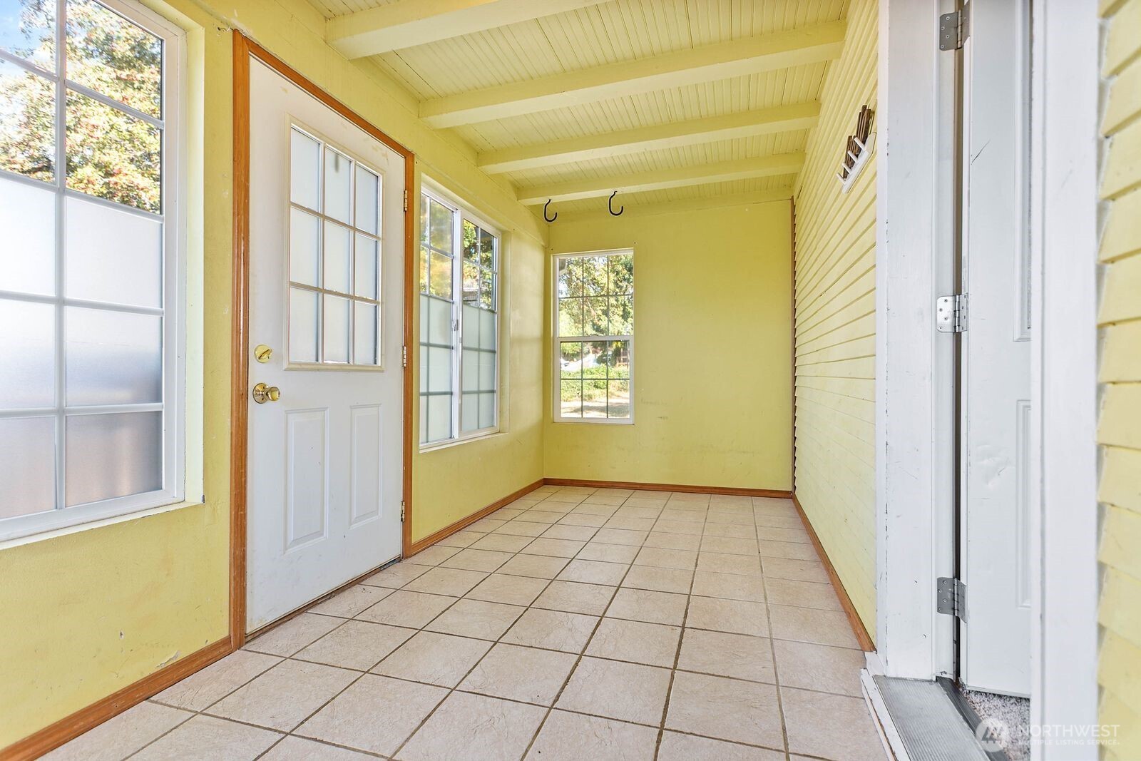 2508 Moore Street Property Photo 5
