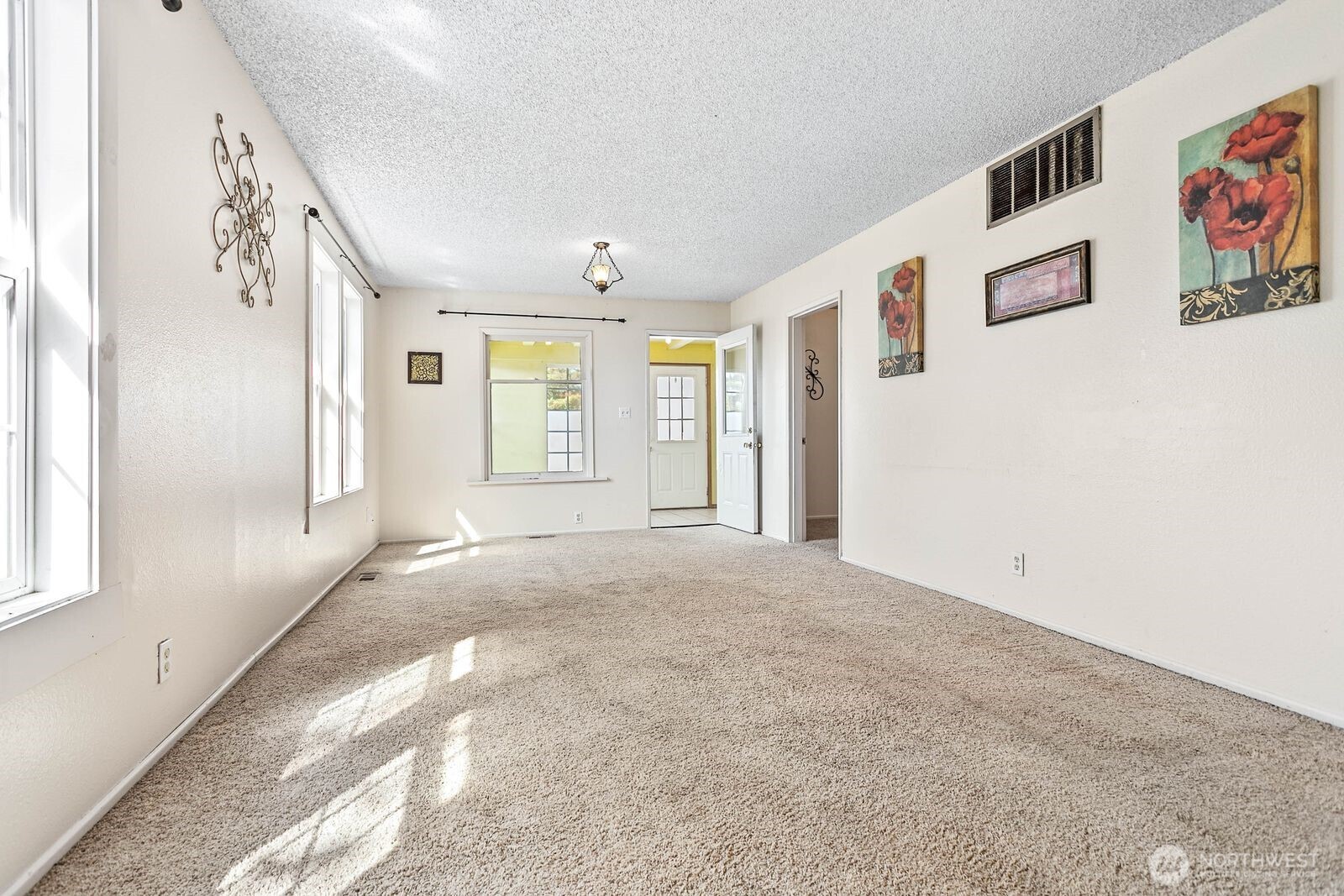 2508 Moore Street Property Photo 7