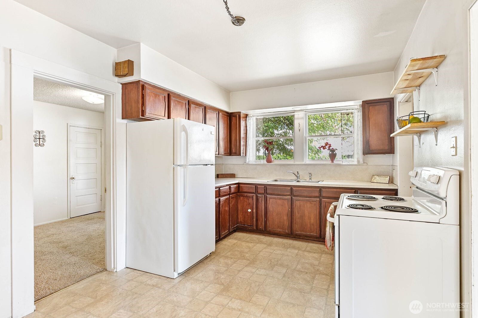 2508 Moore Street Property Photo 9
