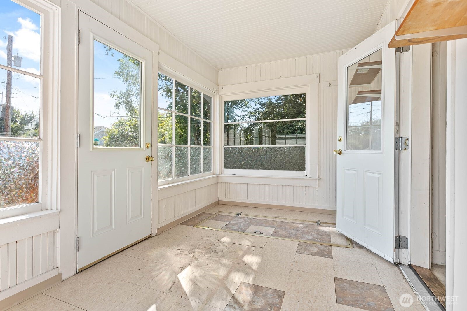 2508 Moore Street Property Photo 23