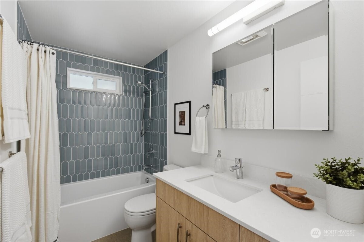 5247 21st Avenue Property Photo 12