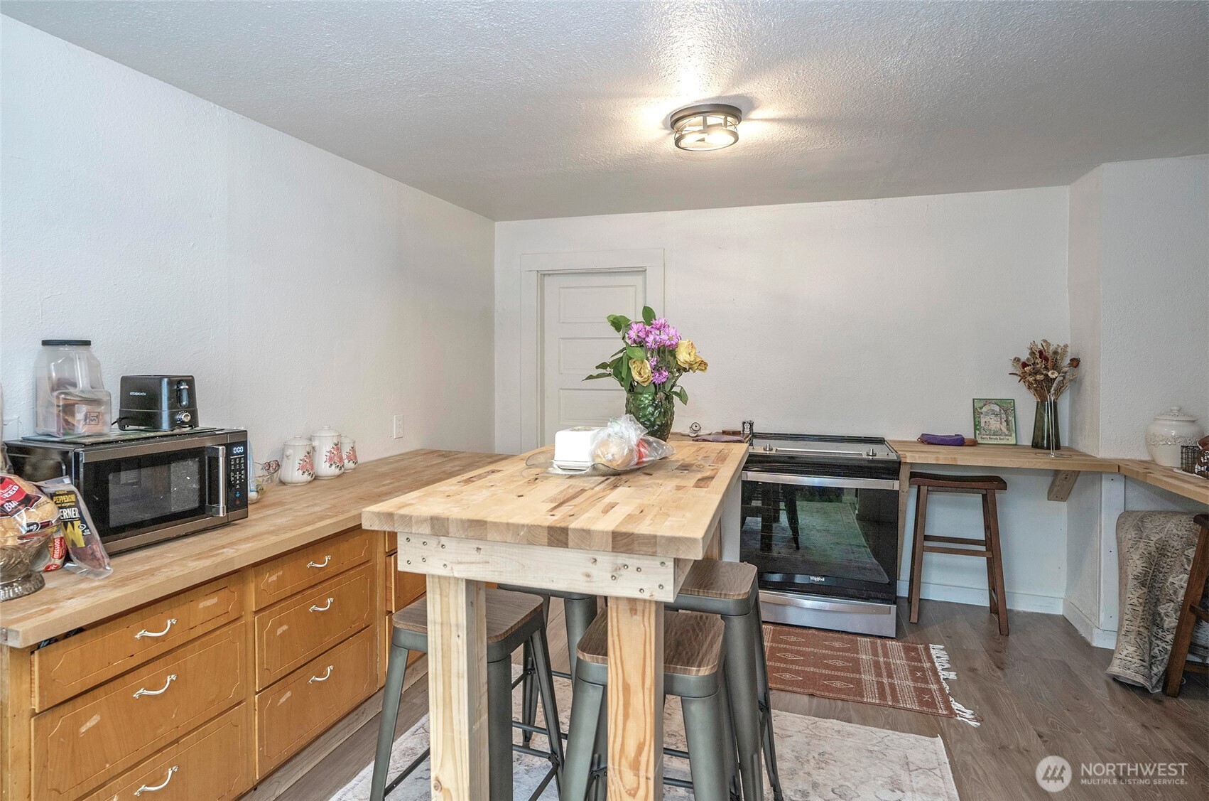 110 Alder Street Property Photo 9