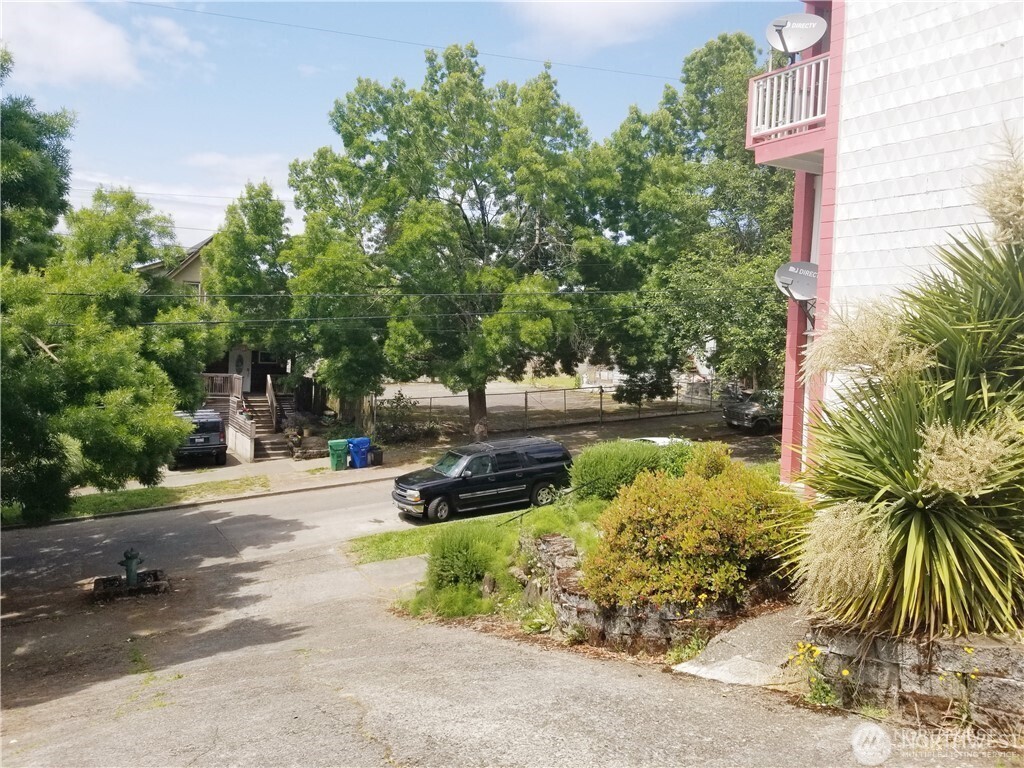 812 29th Avenue Property Photo 14