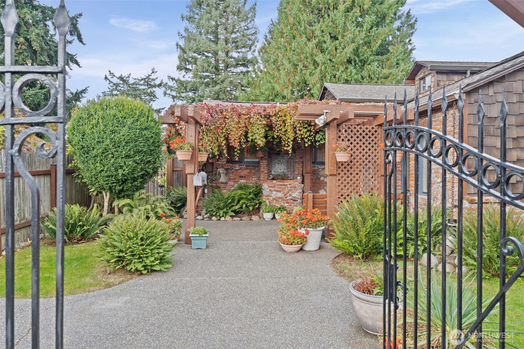 1236 S Stevens Street Property Photo 2