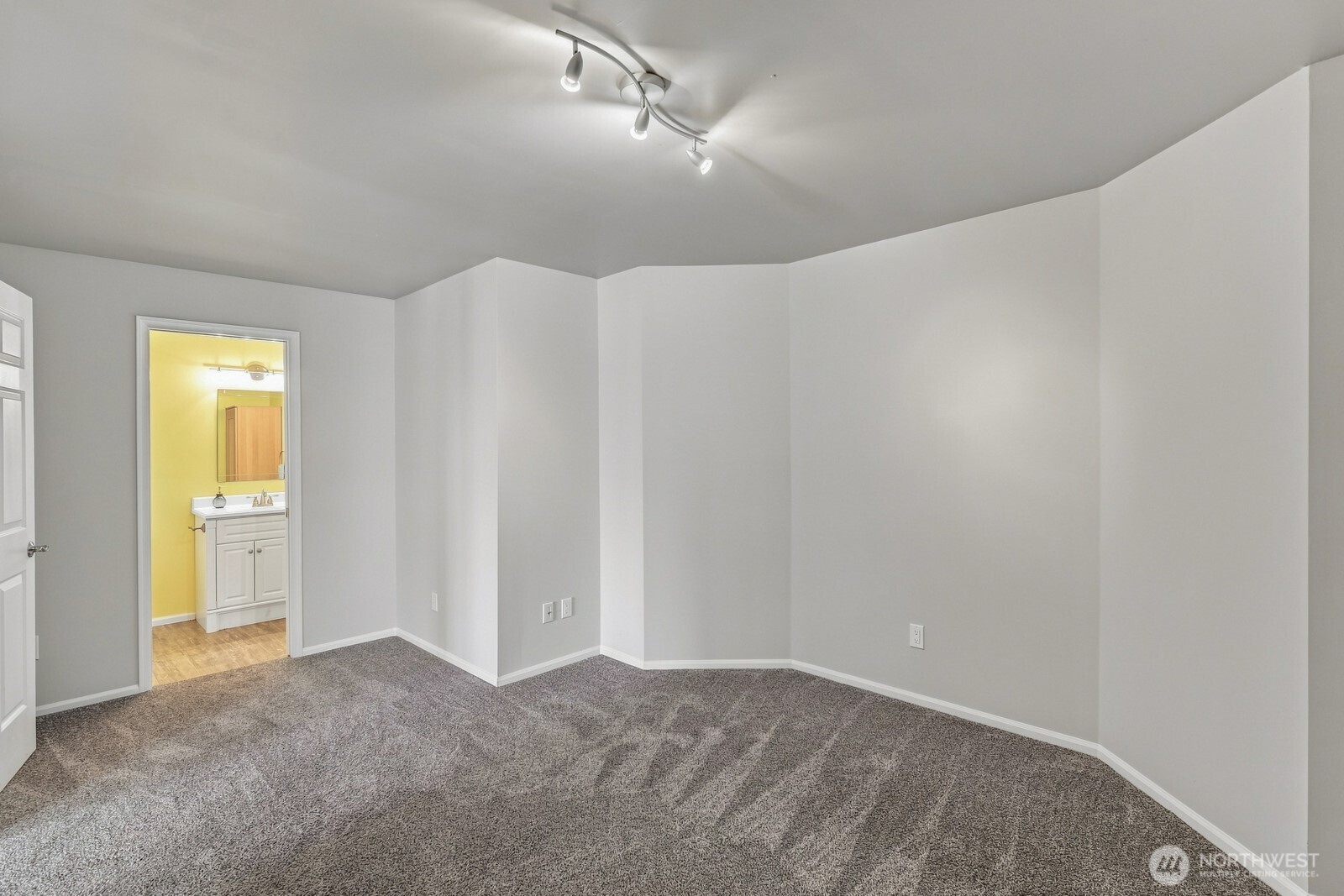 5927 Chennault Beach Drive Property Photo 29