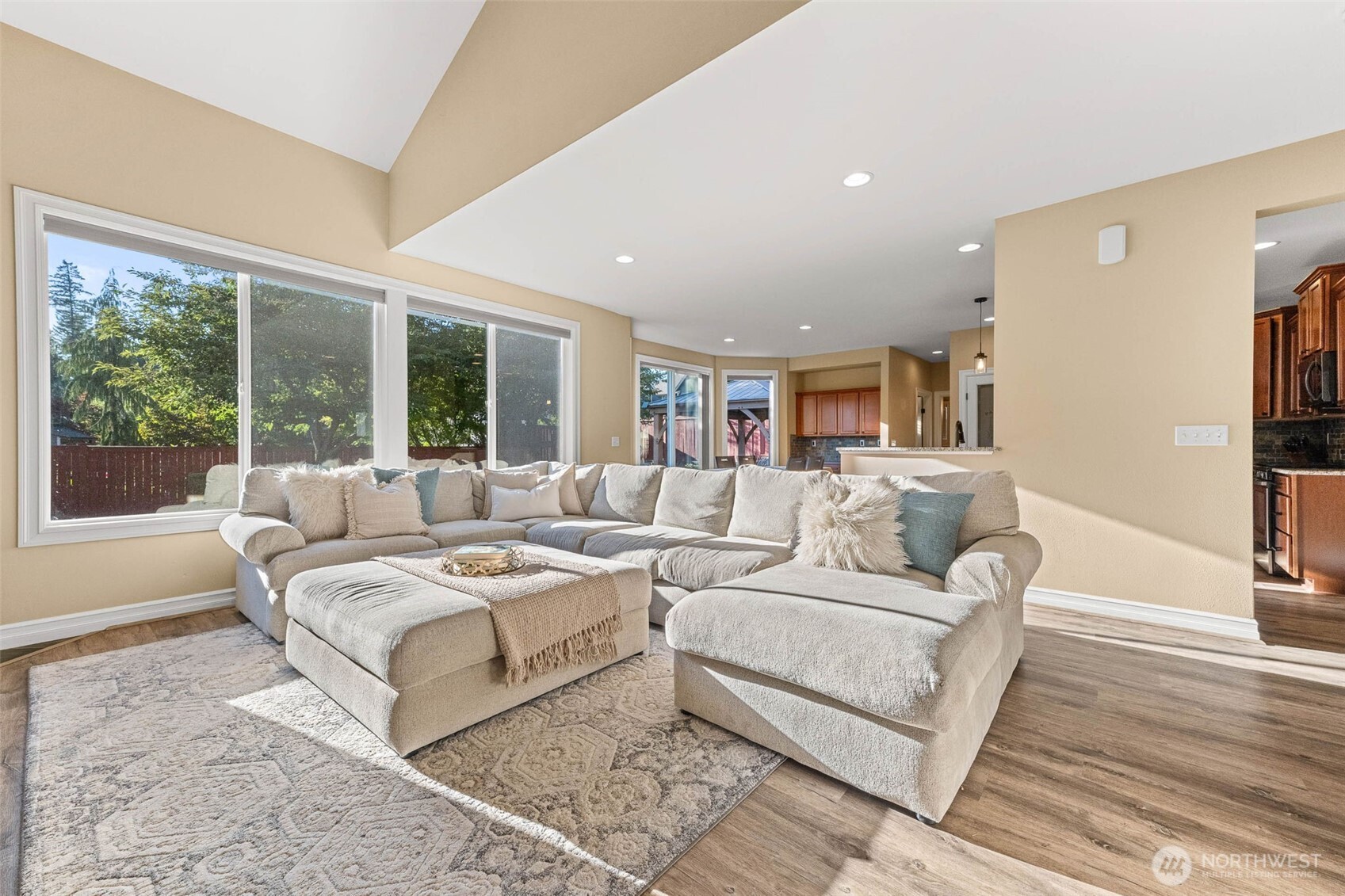 32113 Sunny Lane Property Photo 8