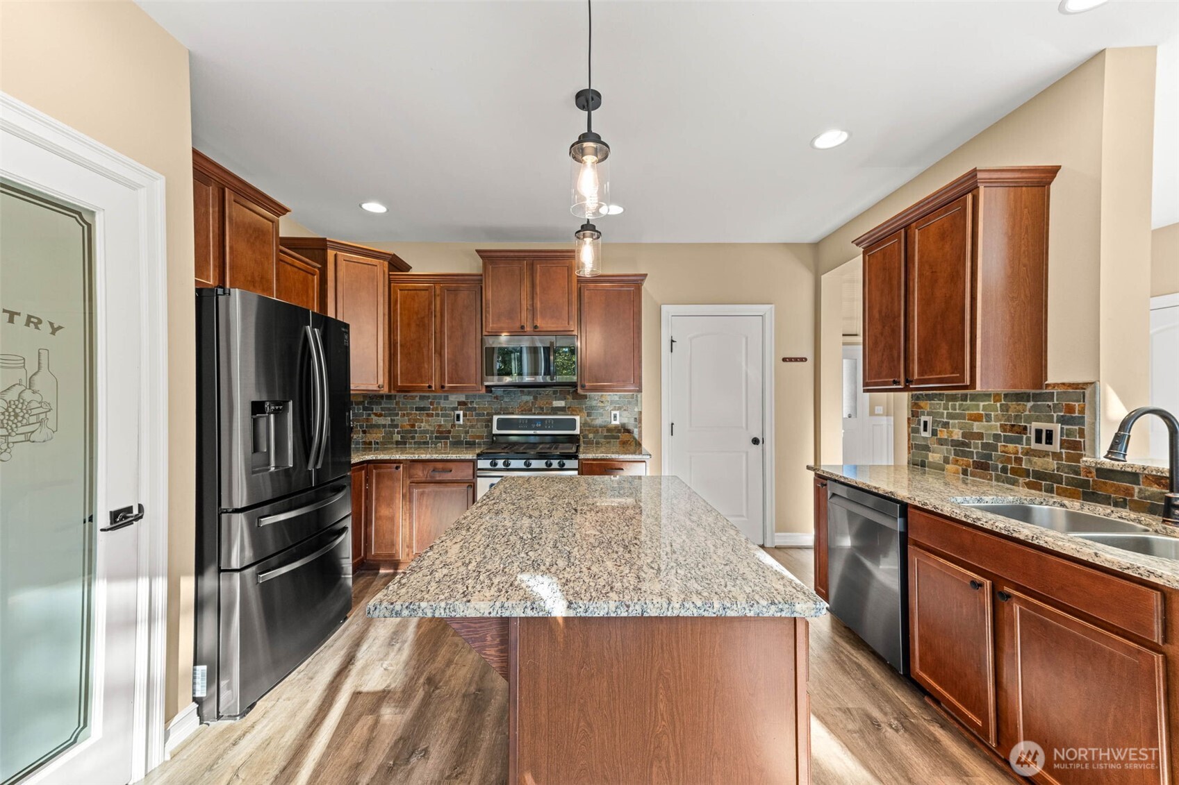 32113 Sunny Lane Property Photo 12
