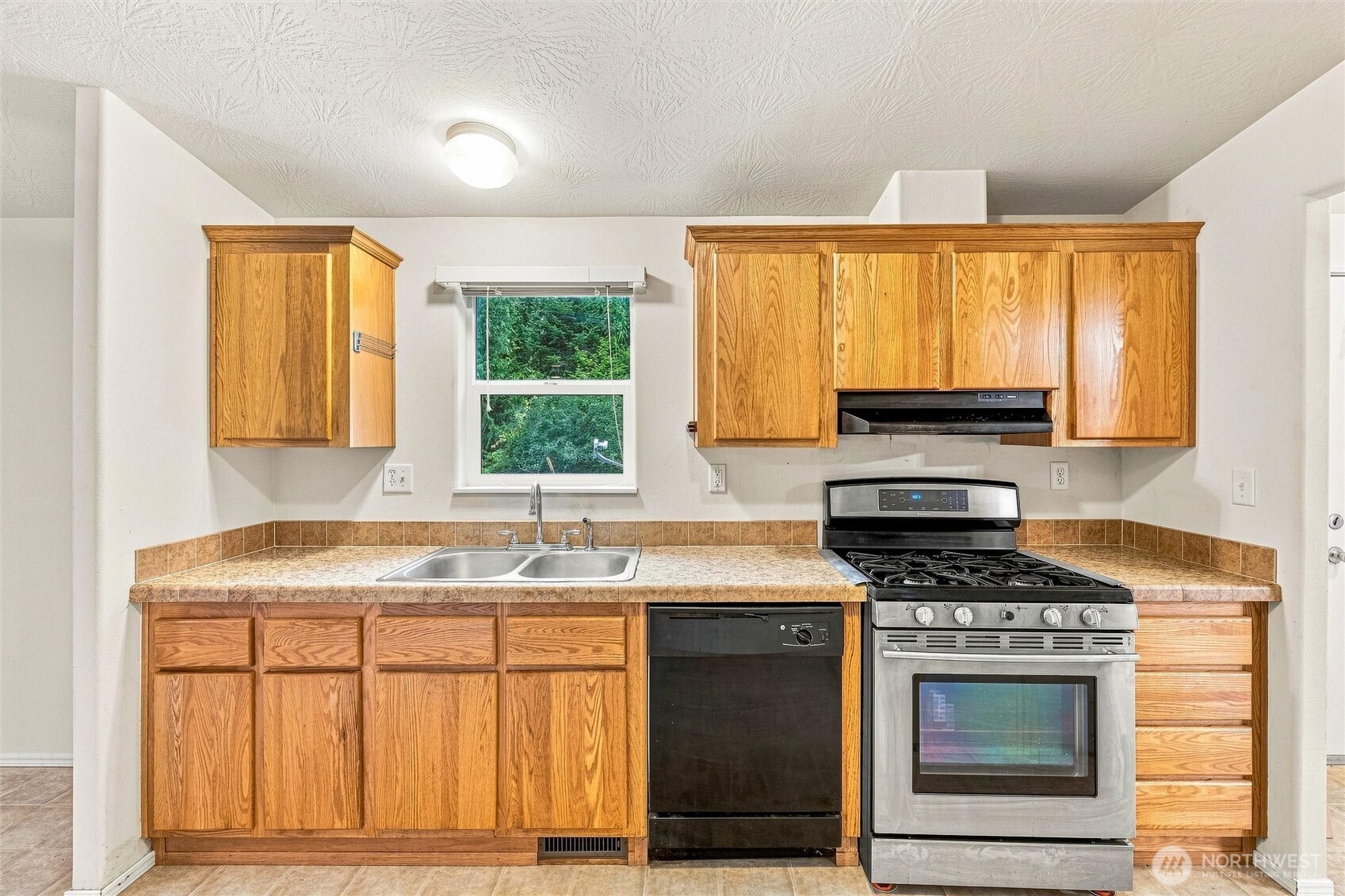 46489 Baker Loop Road Property Photo 8