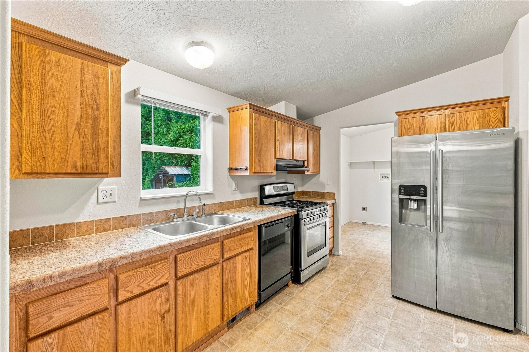 46489 Baker Loop Road Property Photo 10