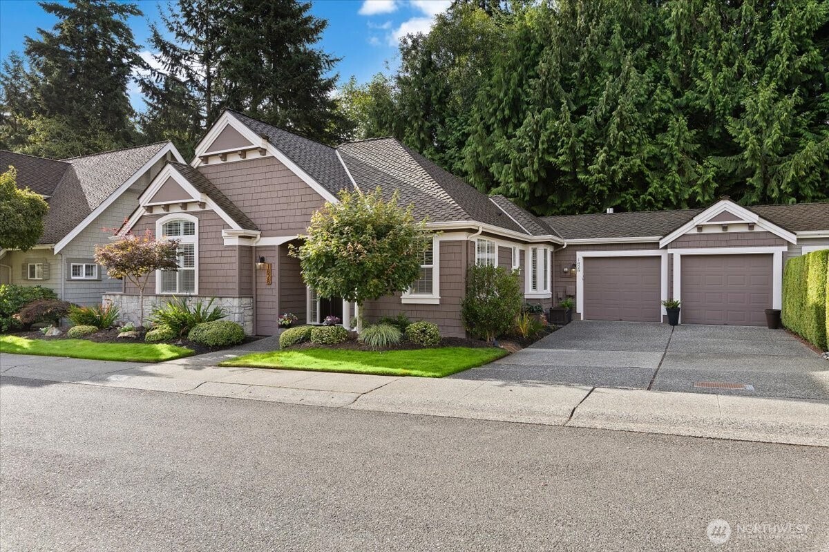 1828 163rd Place Property Photo 3