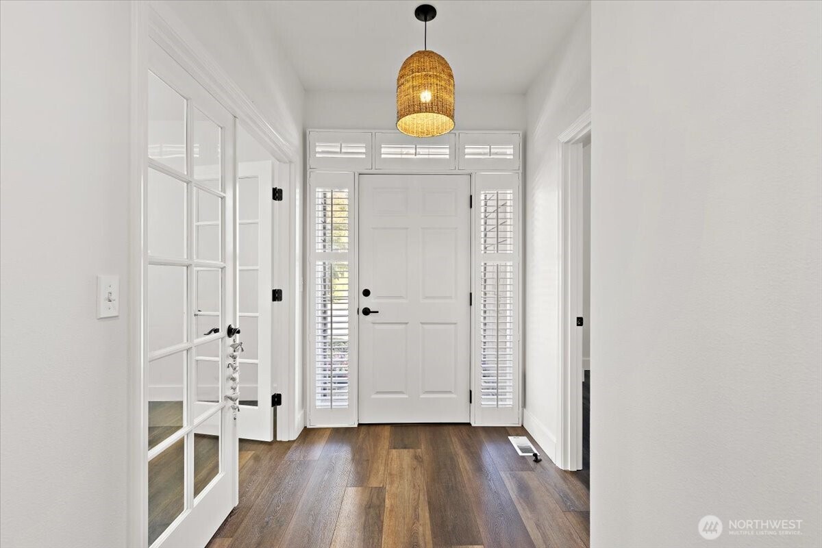 1828 163rd Place Property Photo 8