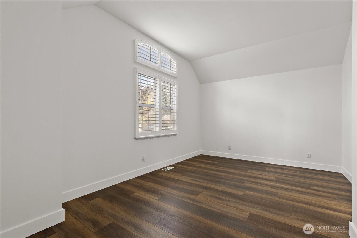 1828 163rd Place Property Photo 9