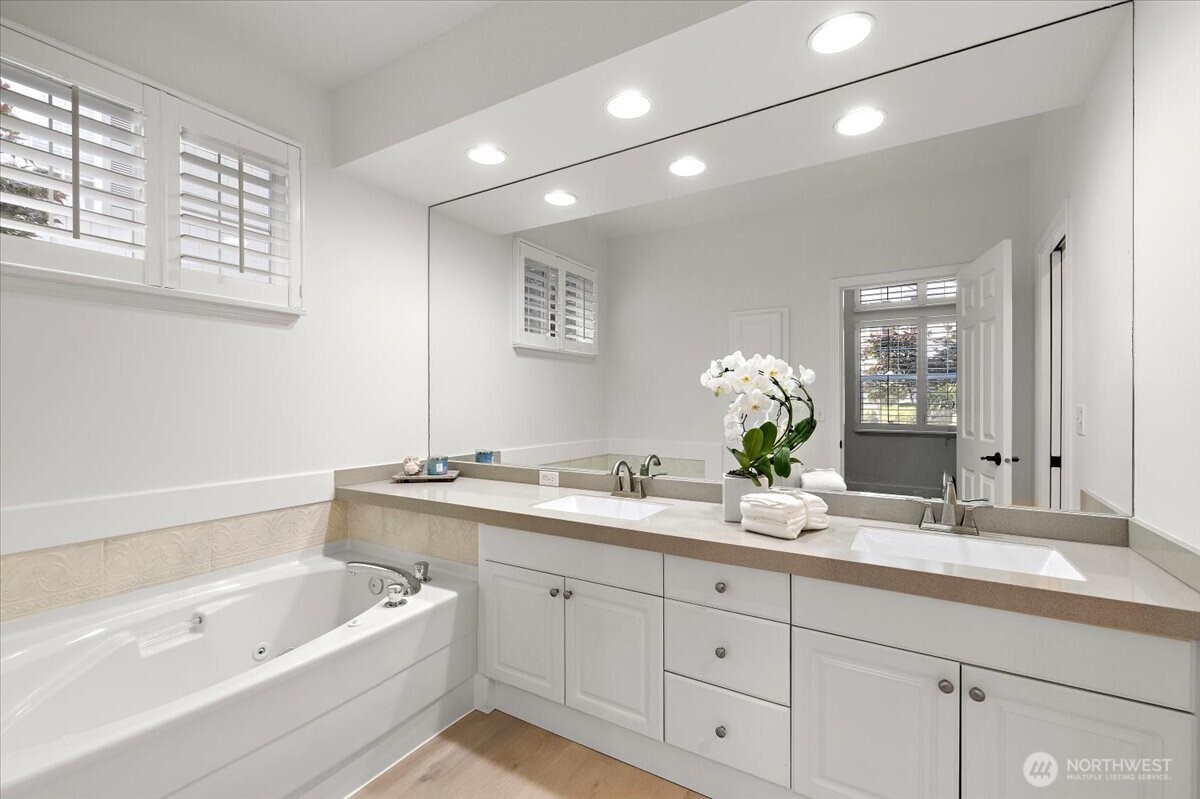 1828 163rd Place Property Photo 12