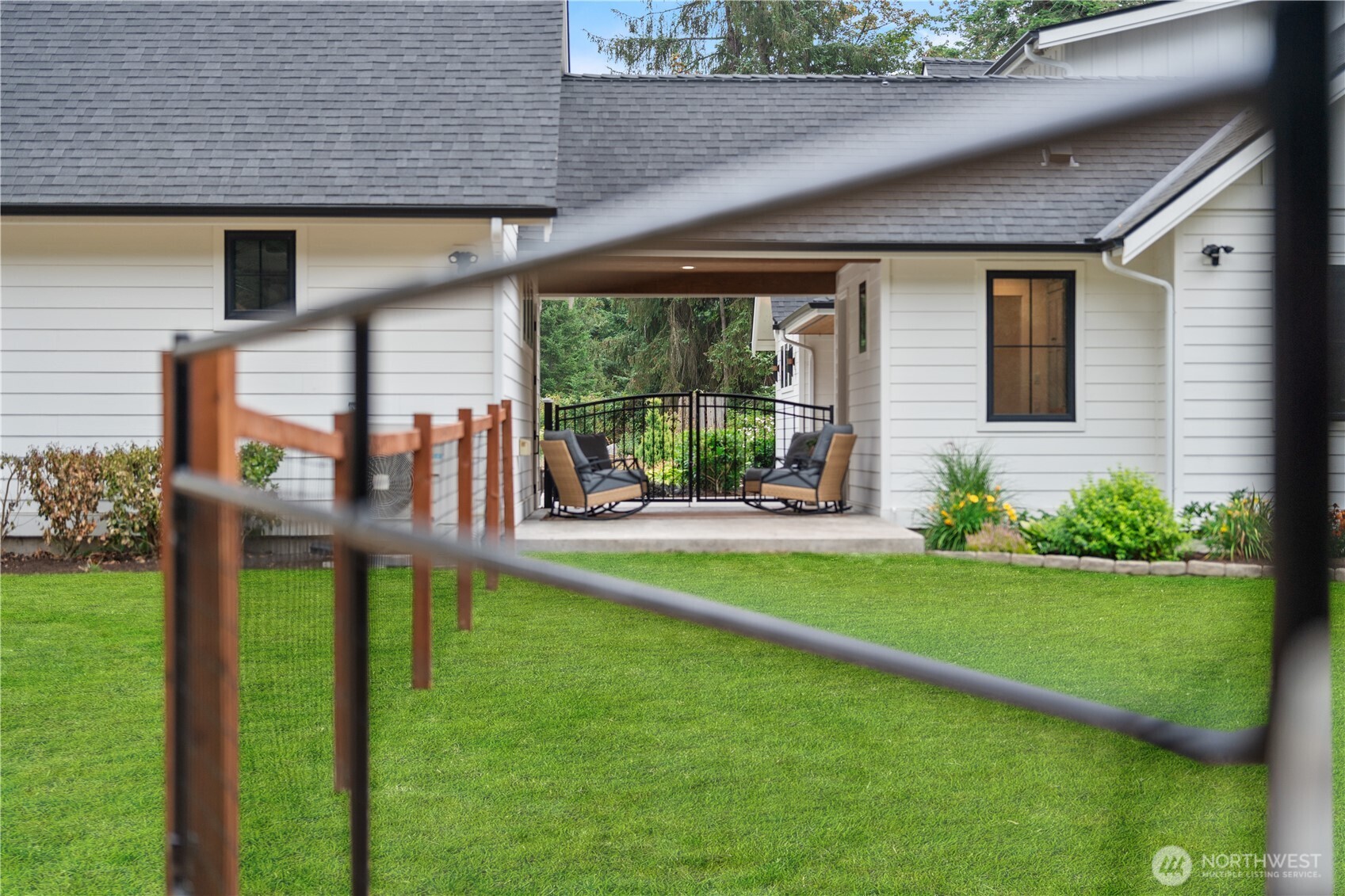 1906 Journeys End Lane Property Photo 35
