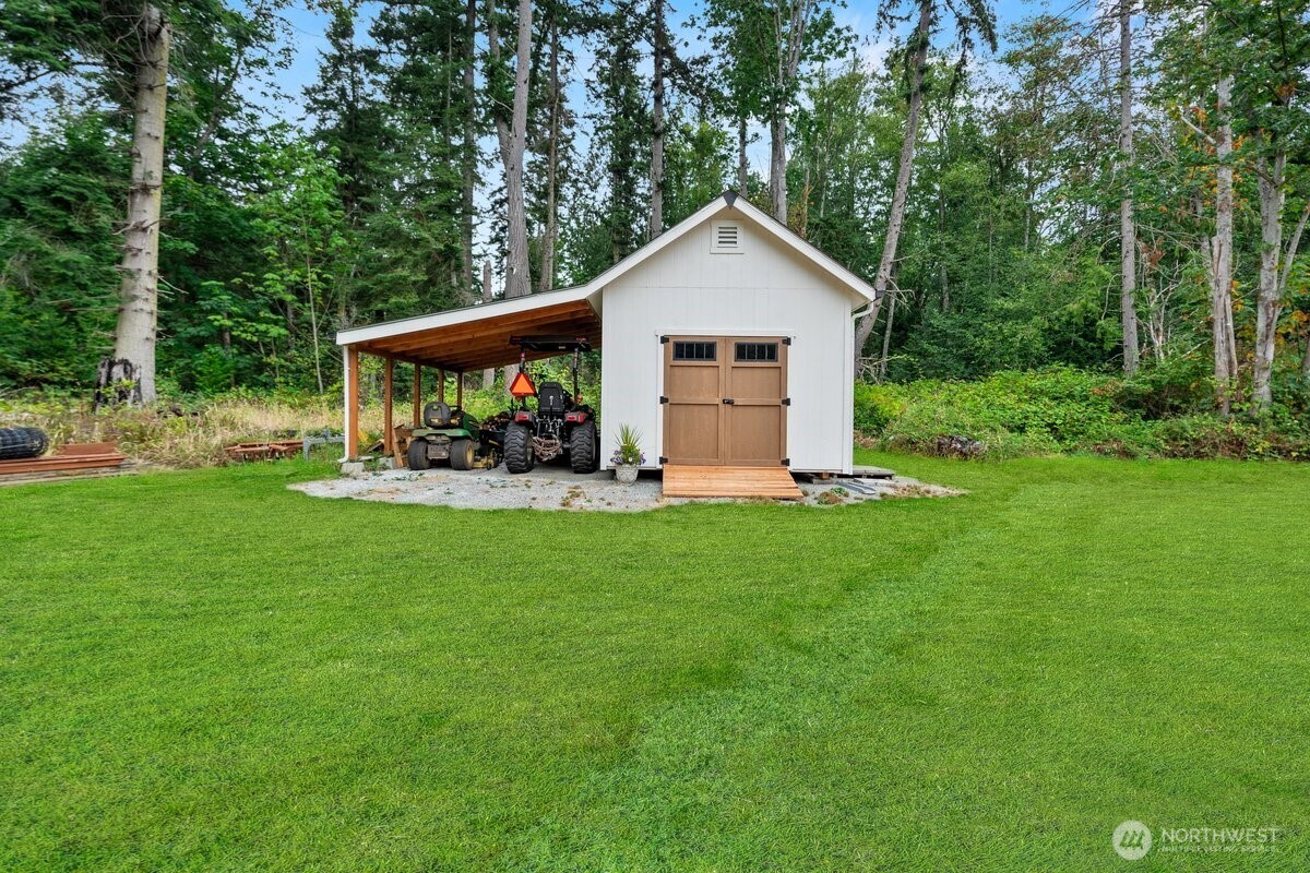 1906 Journeys End Lane Property Photo 37