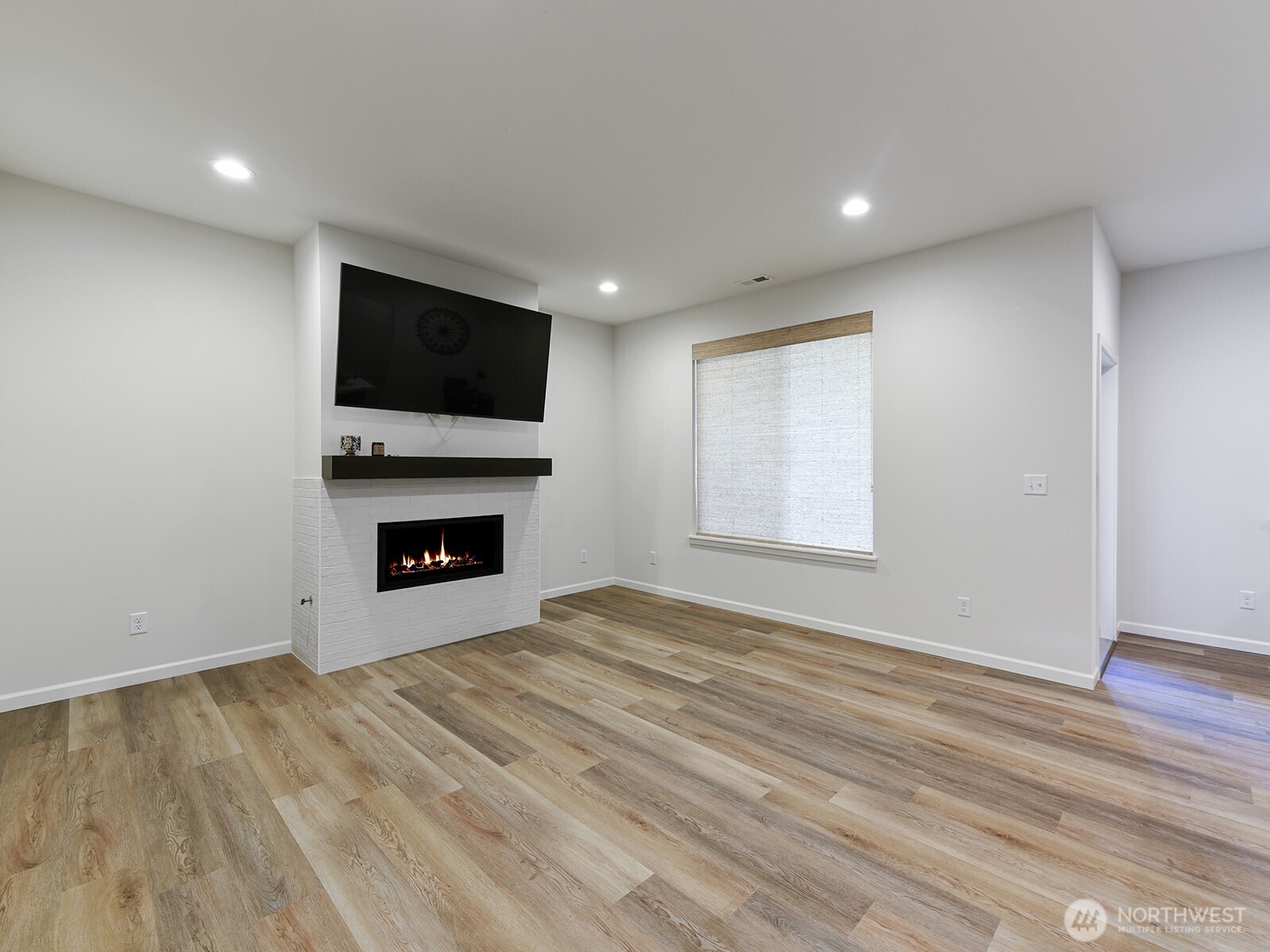 621 153rd Street Ct Property Photo 5