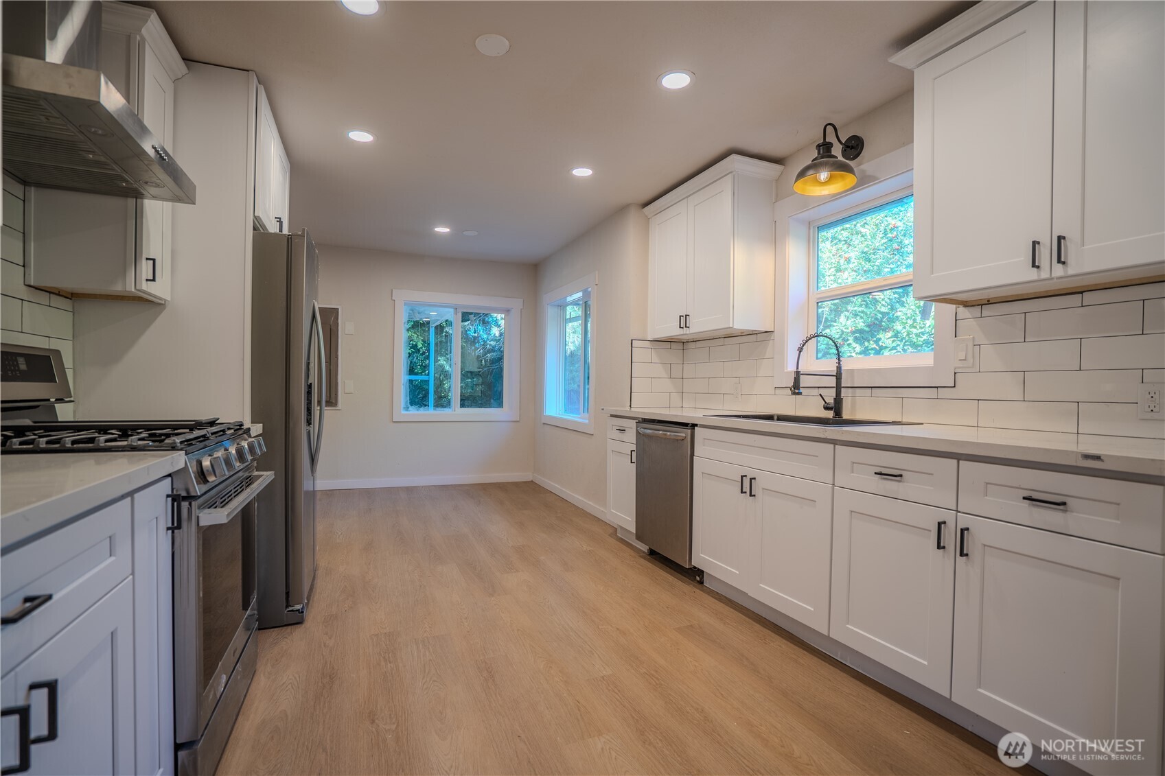 909 Fir Street Property Photo 2