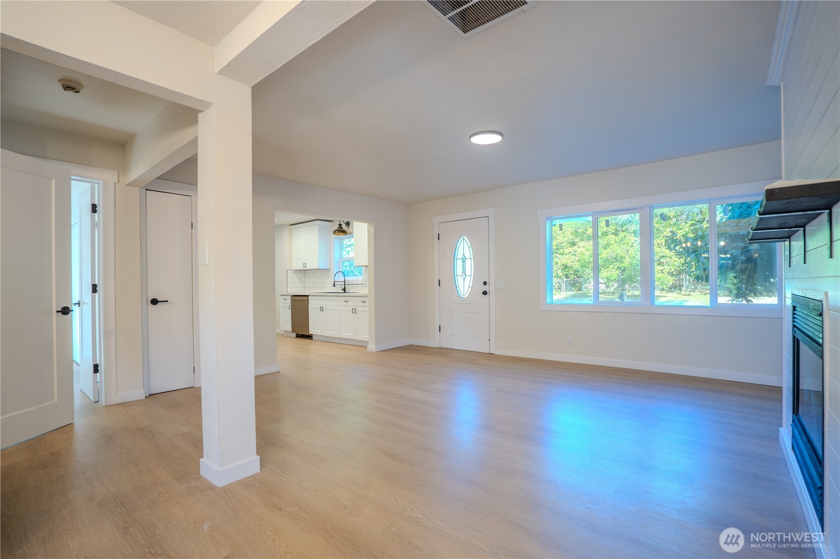 909 Fir Street Property Photo 4