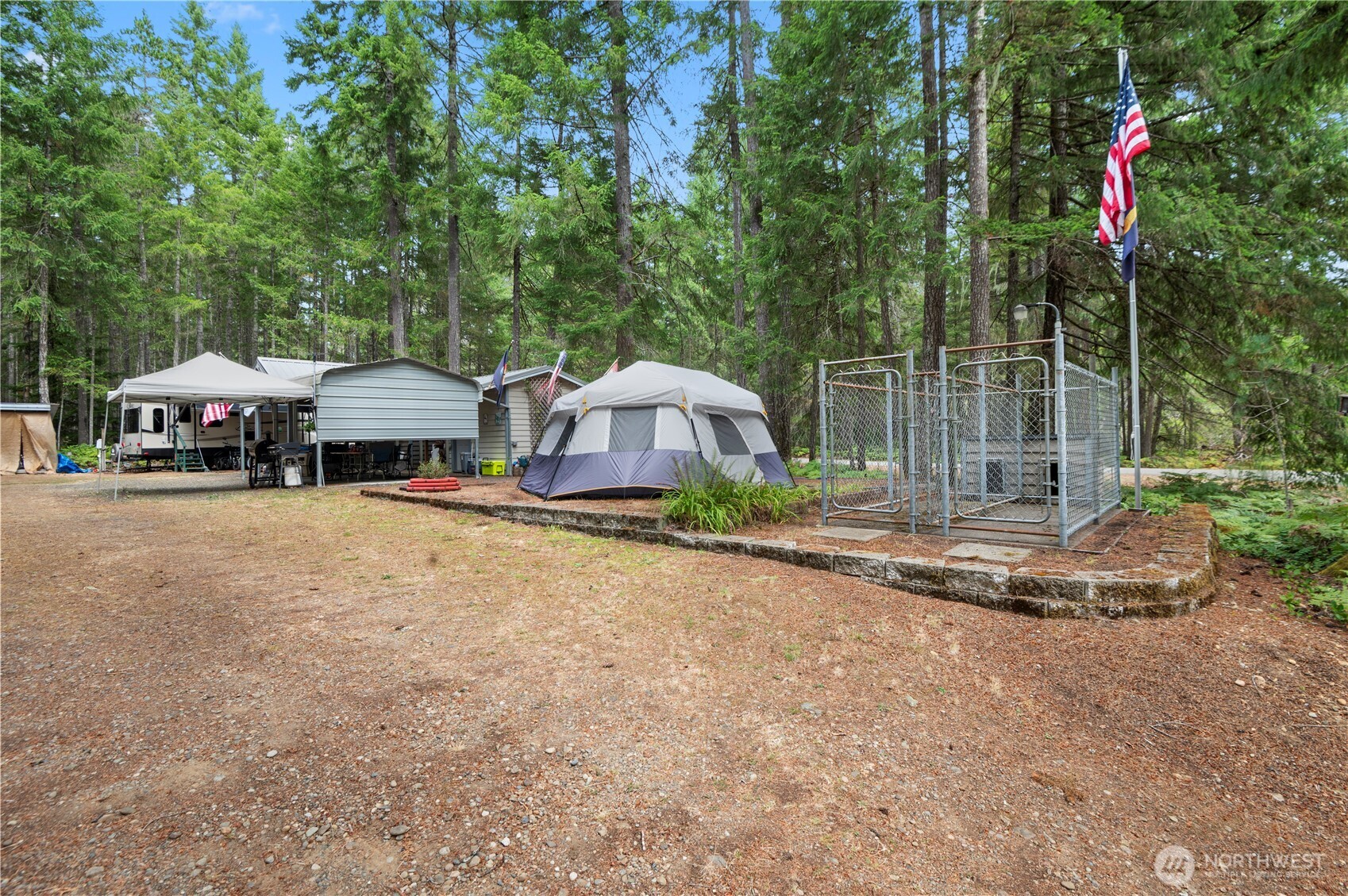 20 N Brook Lane Property Photo 3