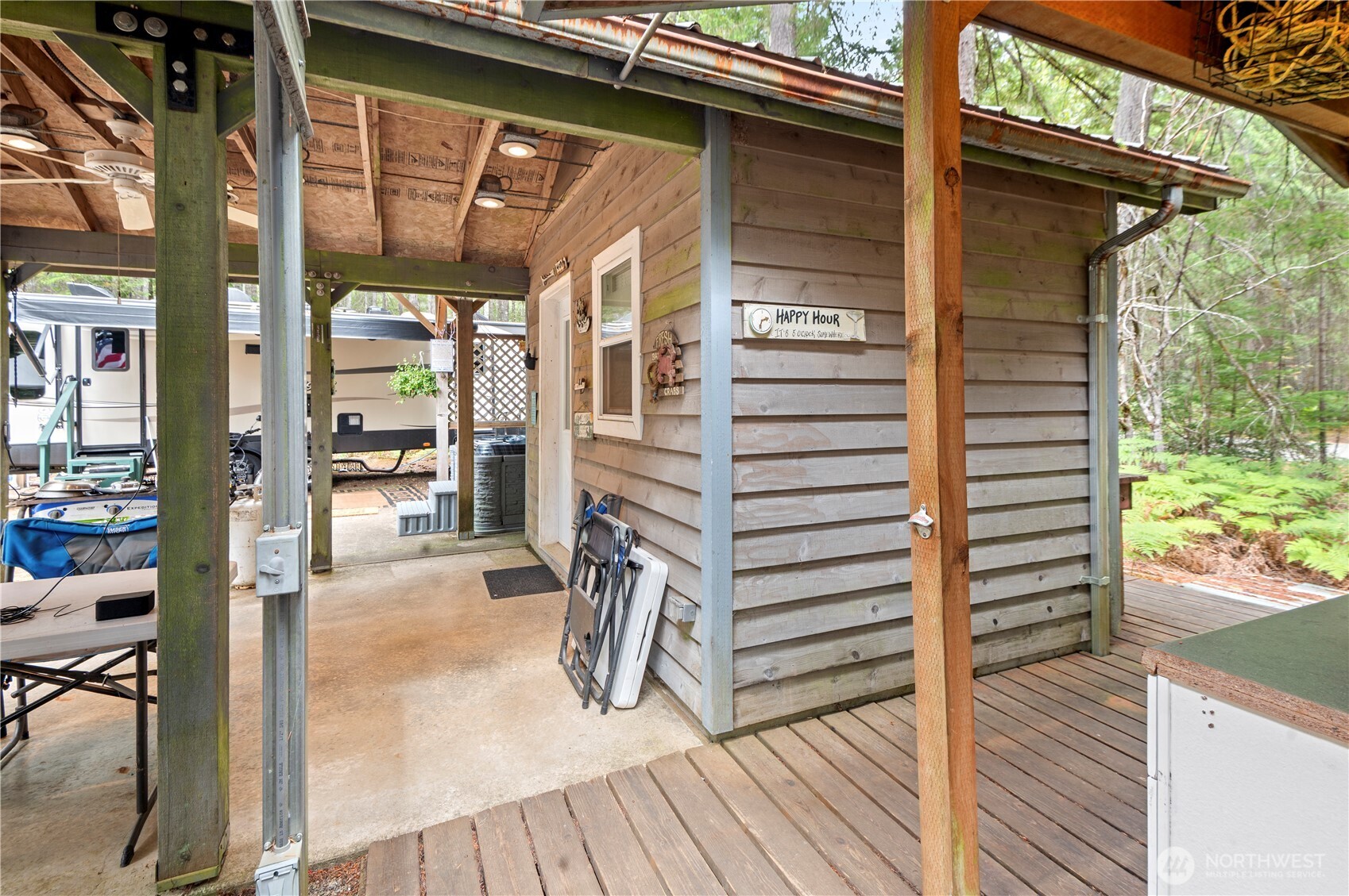 20 N Brook Lane Property Photo 9