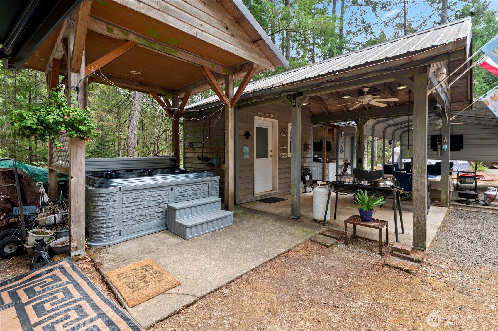 20 N Brook Lane Property Photo 14