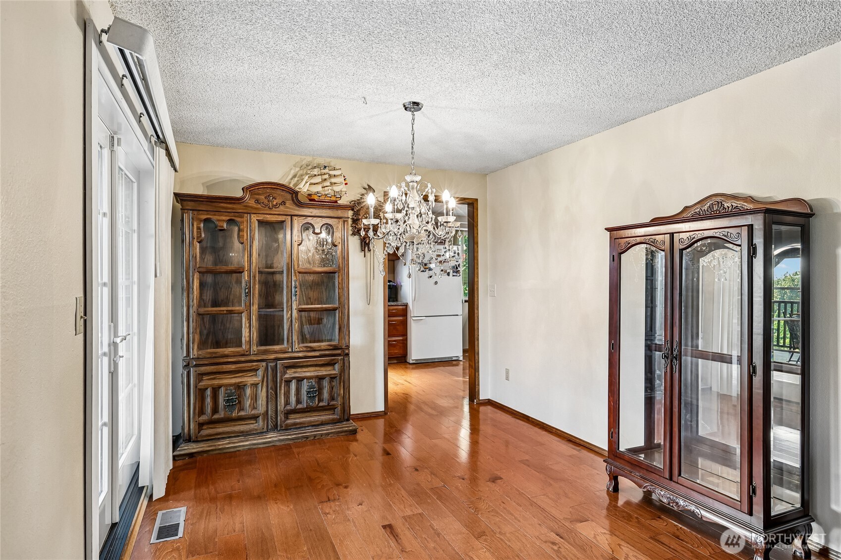 8621 Vistarama Avenue Property Photo 9