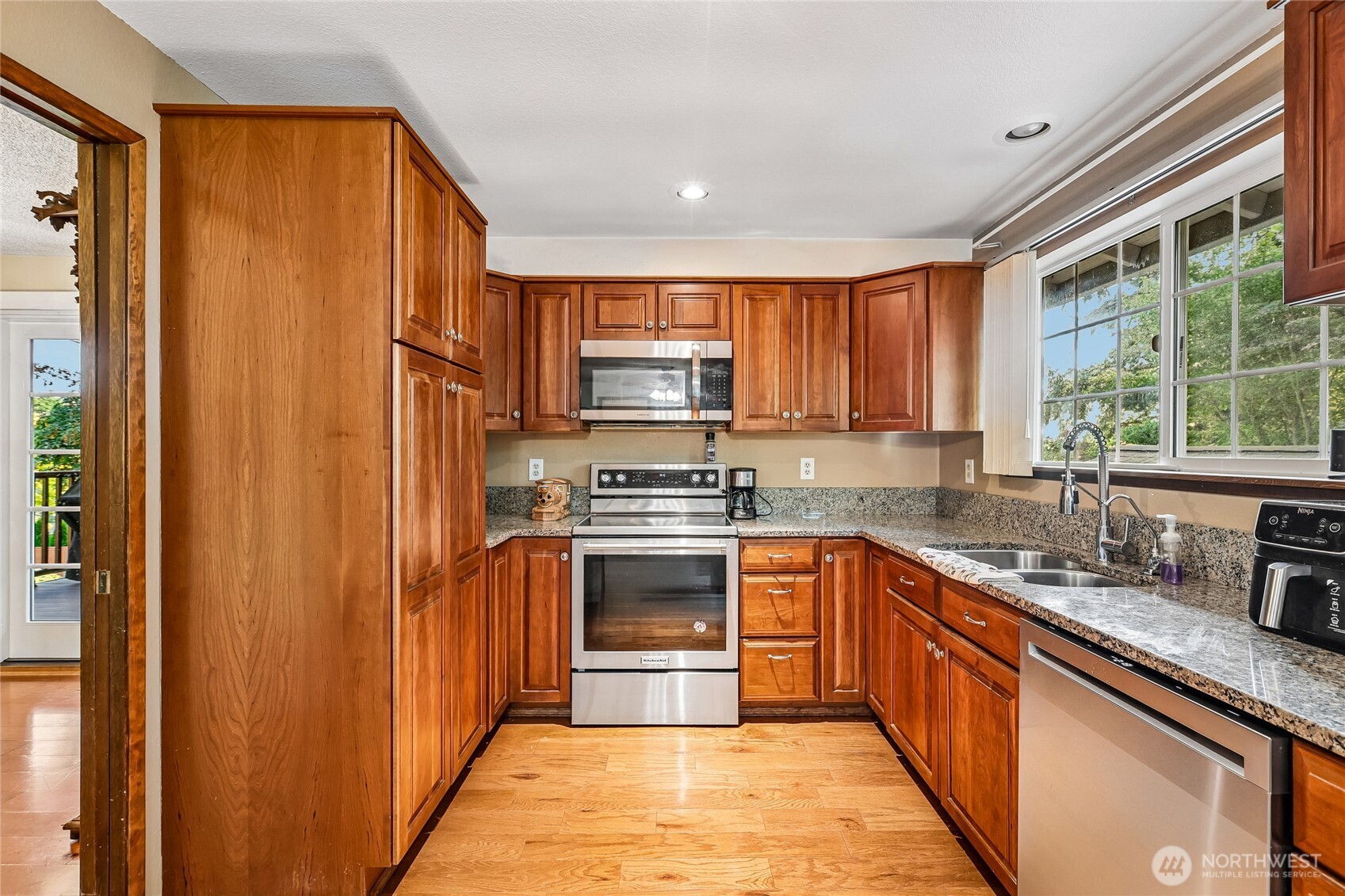 8621 Vistarama Avenue Property Photo 10