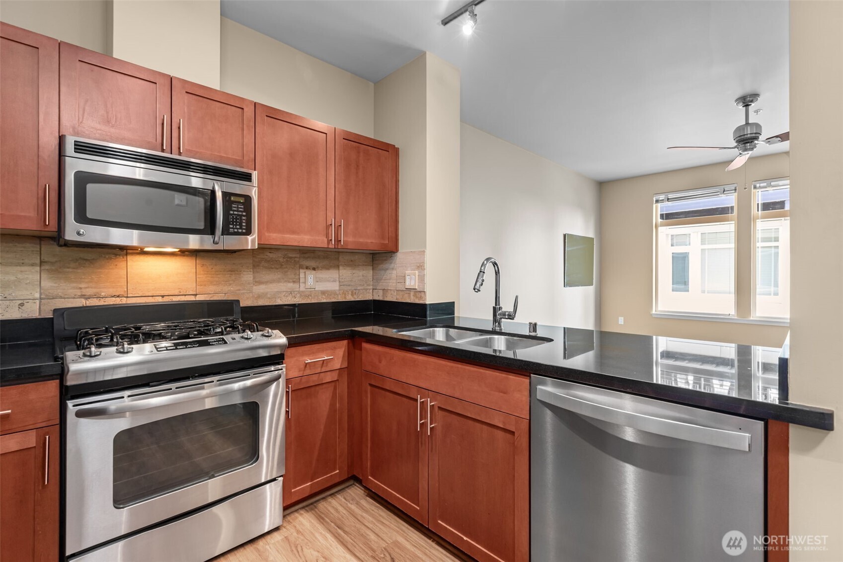 15100 6th Avenue 518 Property Photo 8