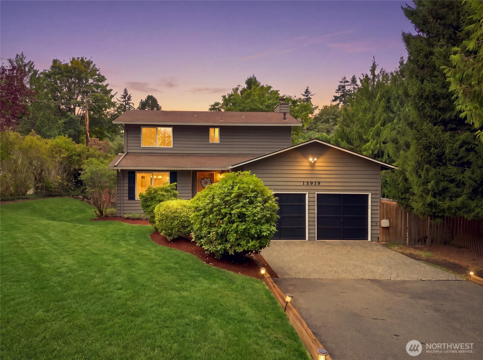 15919 82nd Place Property Photo 1