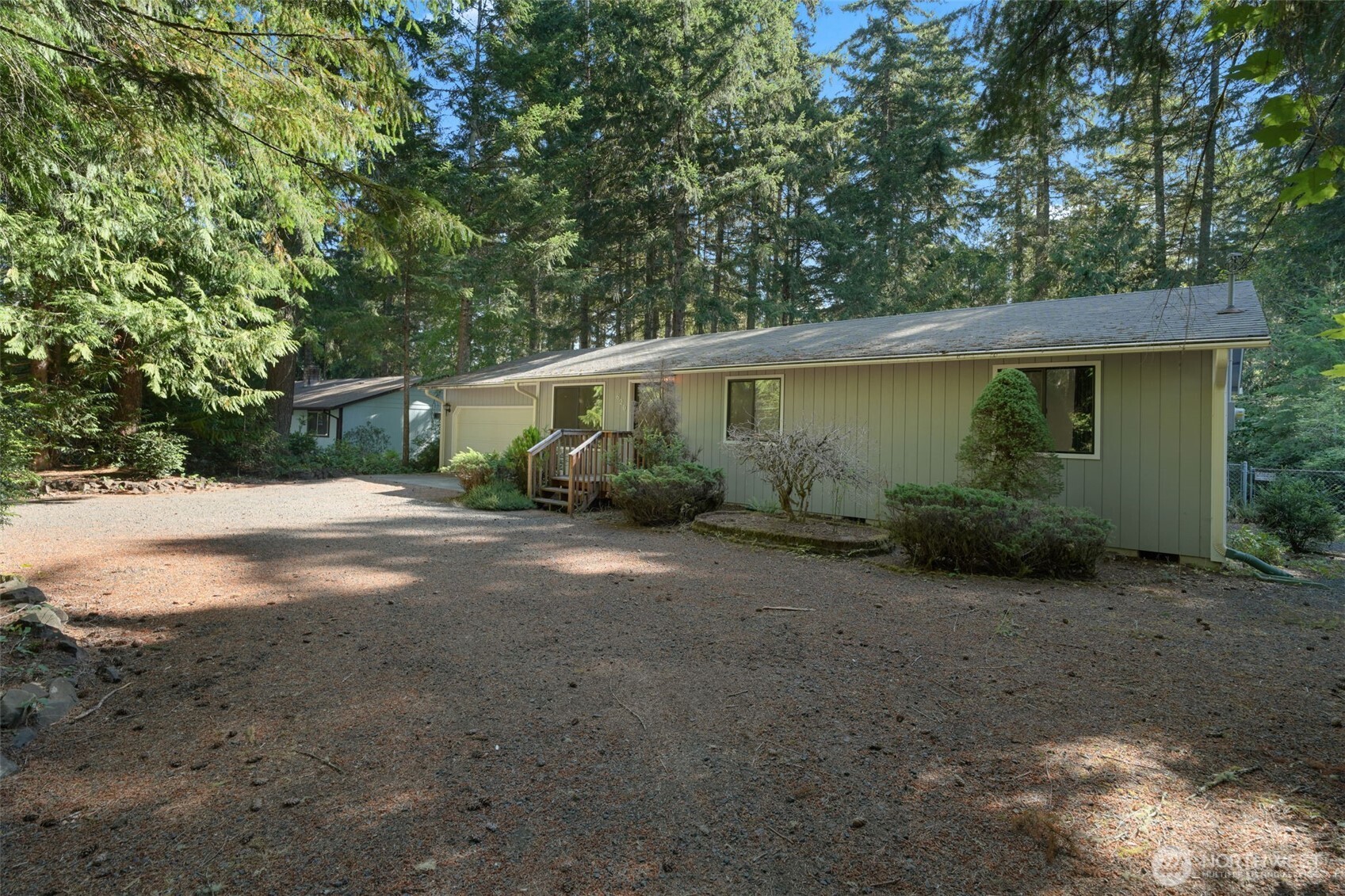 620 E Aycliffe Drive Property Photo 4