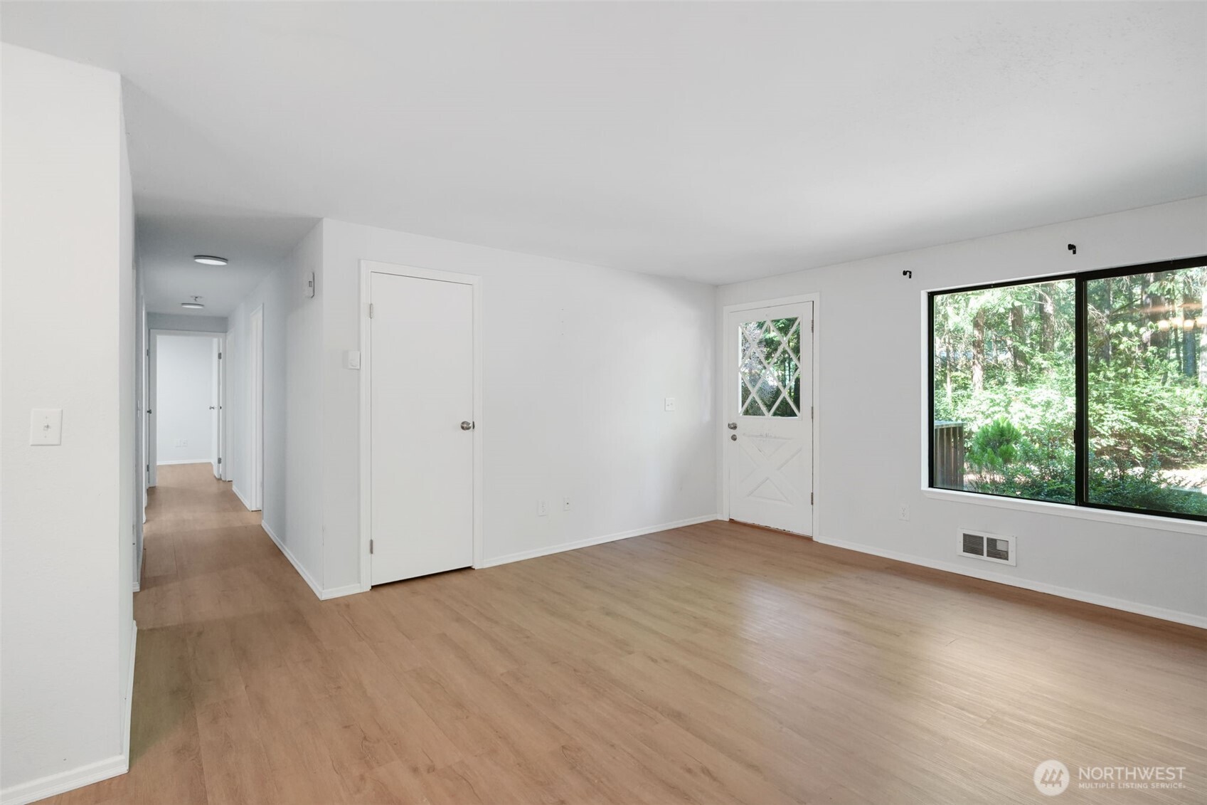 620 E Aycliffe Drive Property Photo 7