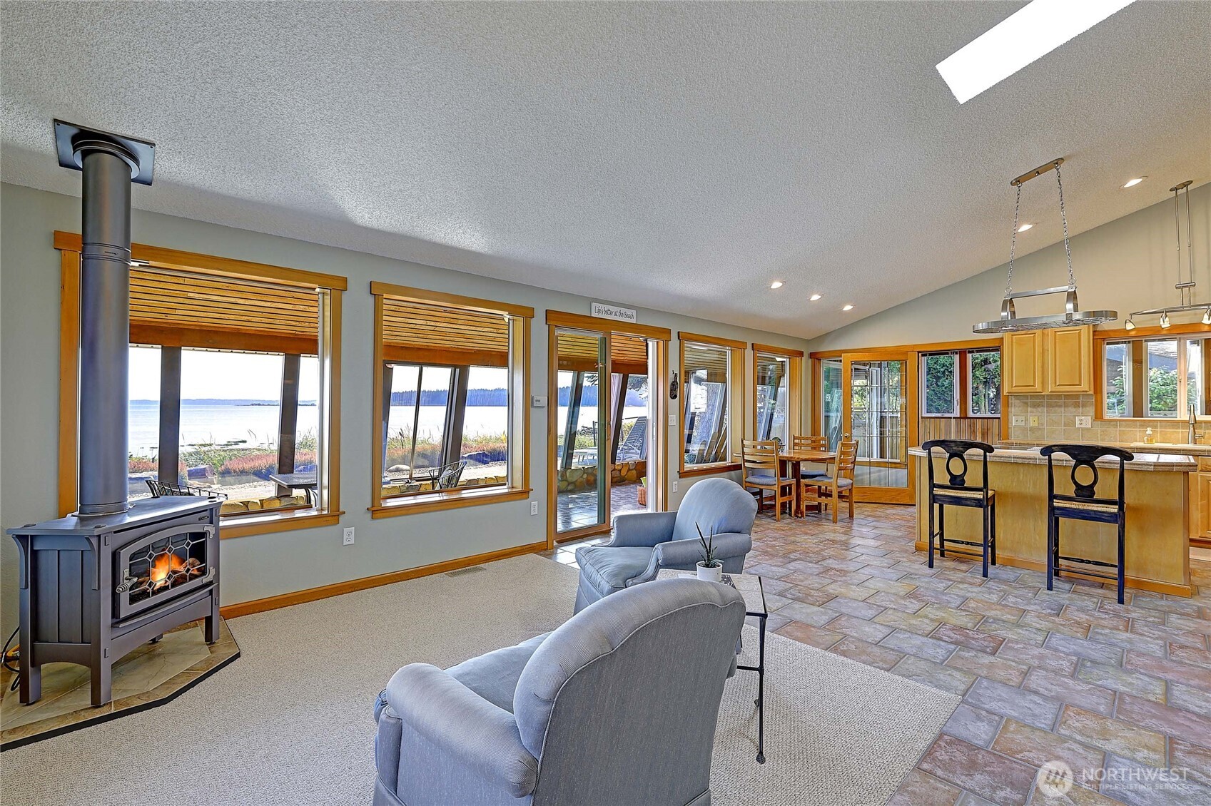 870 Livingston Bay Shore Drive Property Photo 2