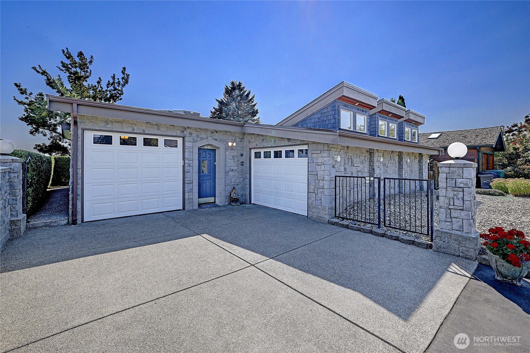 870 Livingston Bay Shore Drive Property Photo 5