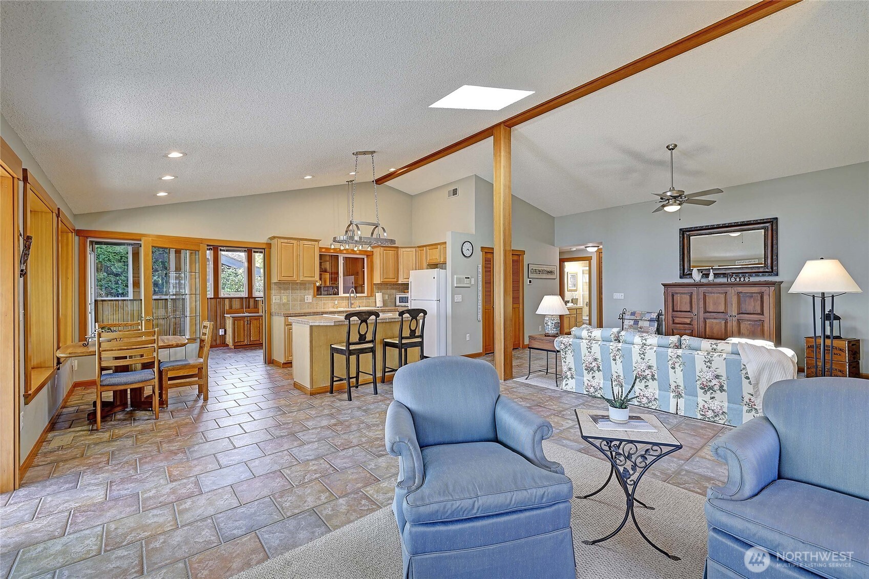 870 Livingston Bay Shore Drive Property Photo 9