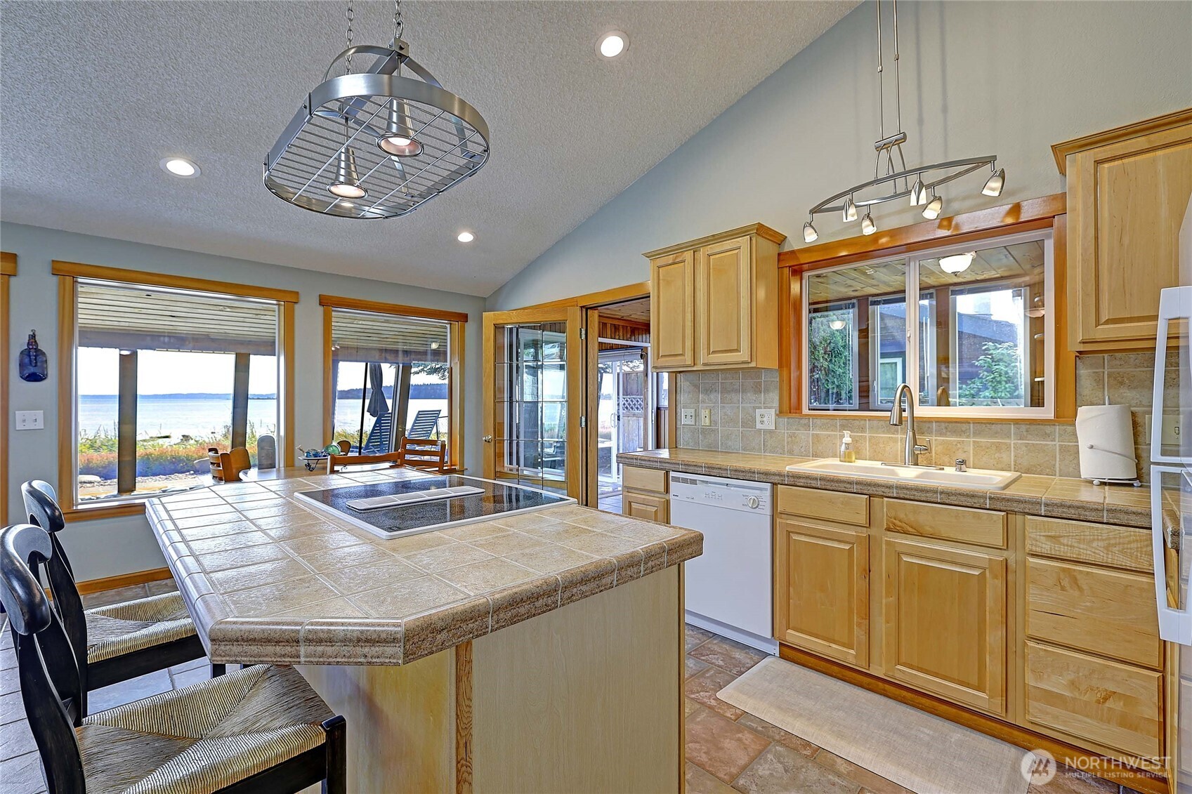 870 Livingston Bay Shore Drive Property Photo 11