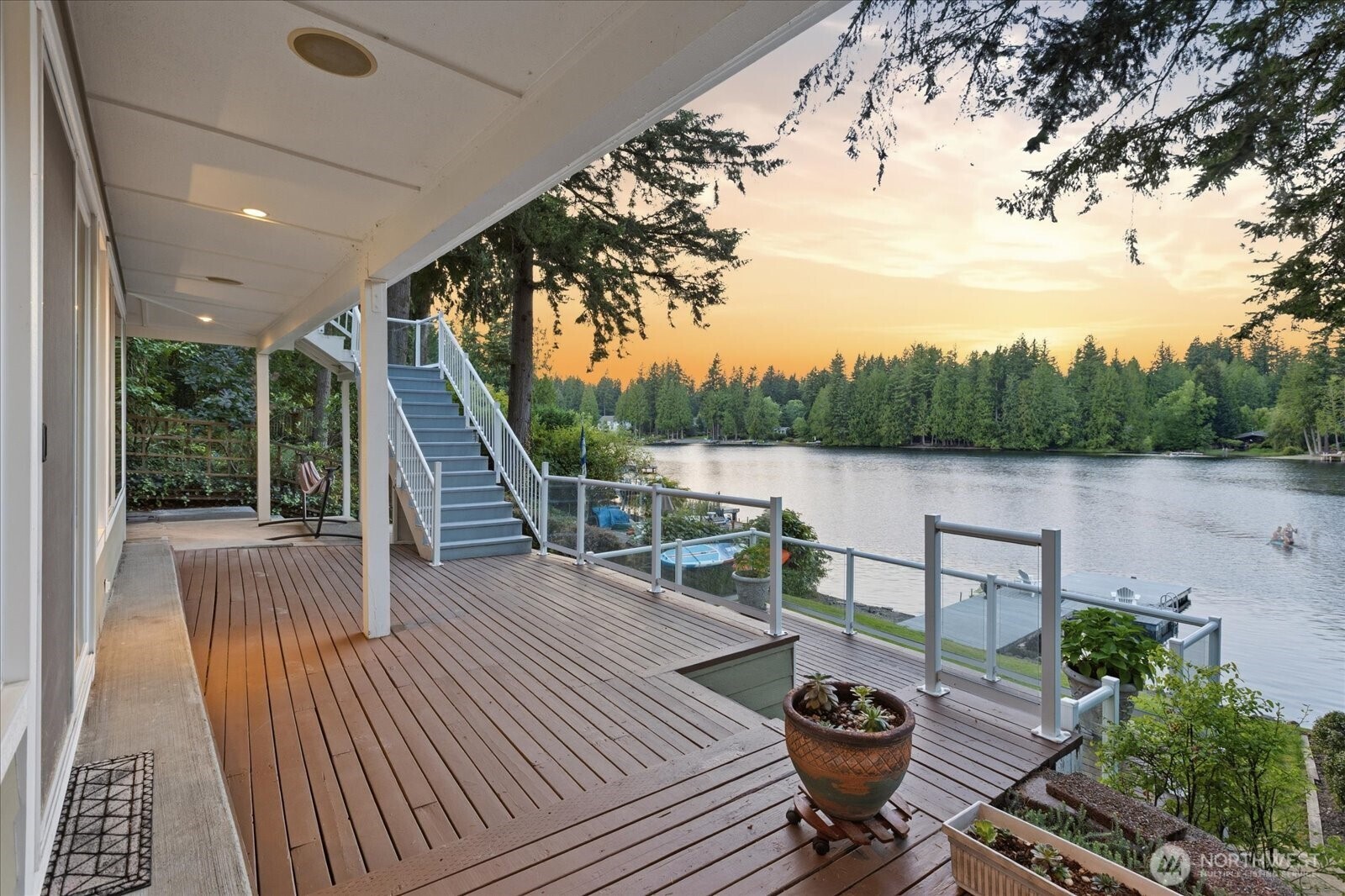 2053 E Beaver Lake Drive Property Photo 8