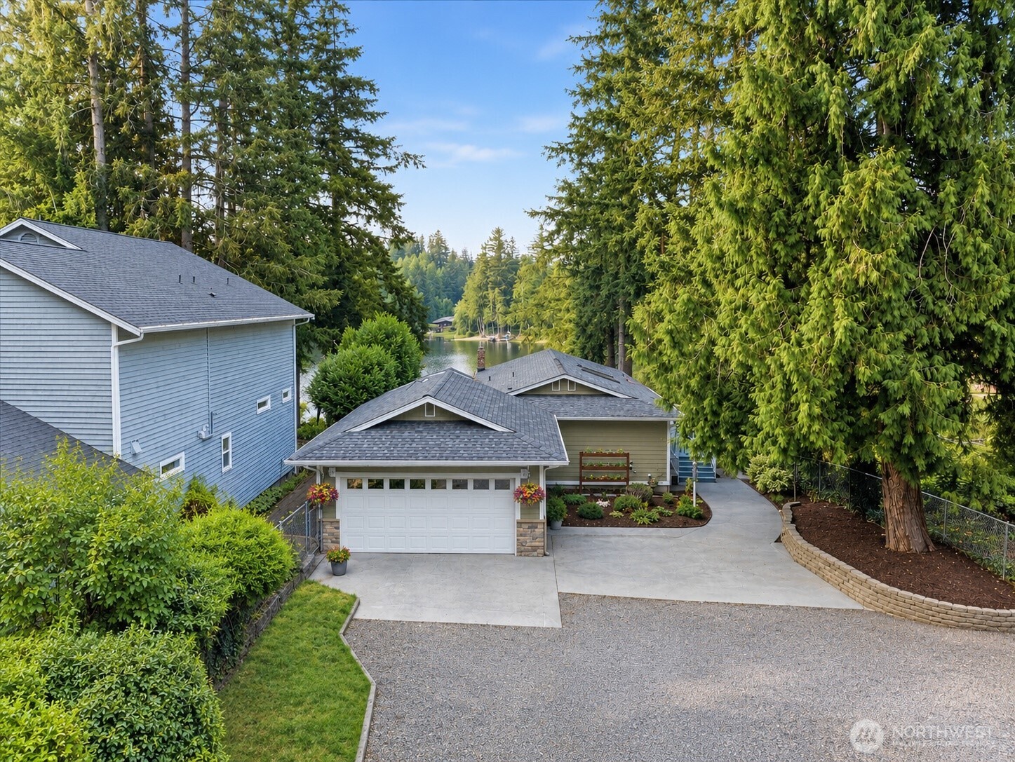 2053 E Beaver Lake Drive Property Photo 11