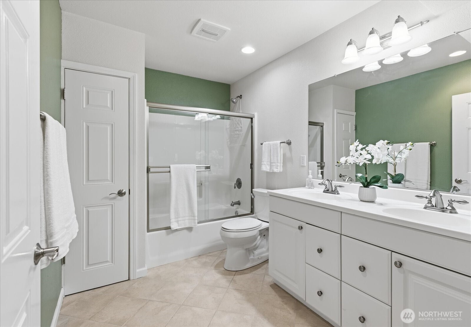 2053 E Beaver Lake Drive Property Photo 37
