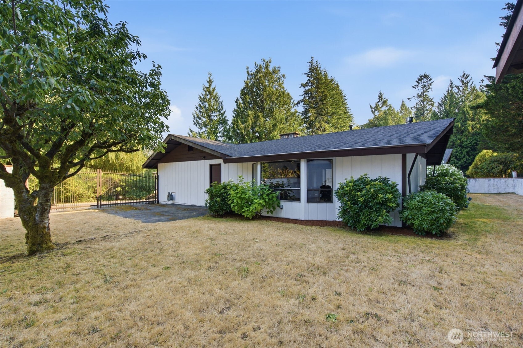 6087 Sunset Ave Ne Property Photo 6