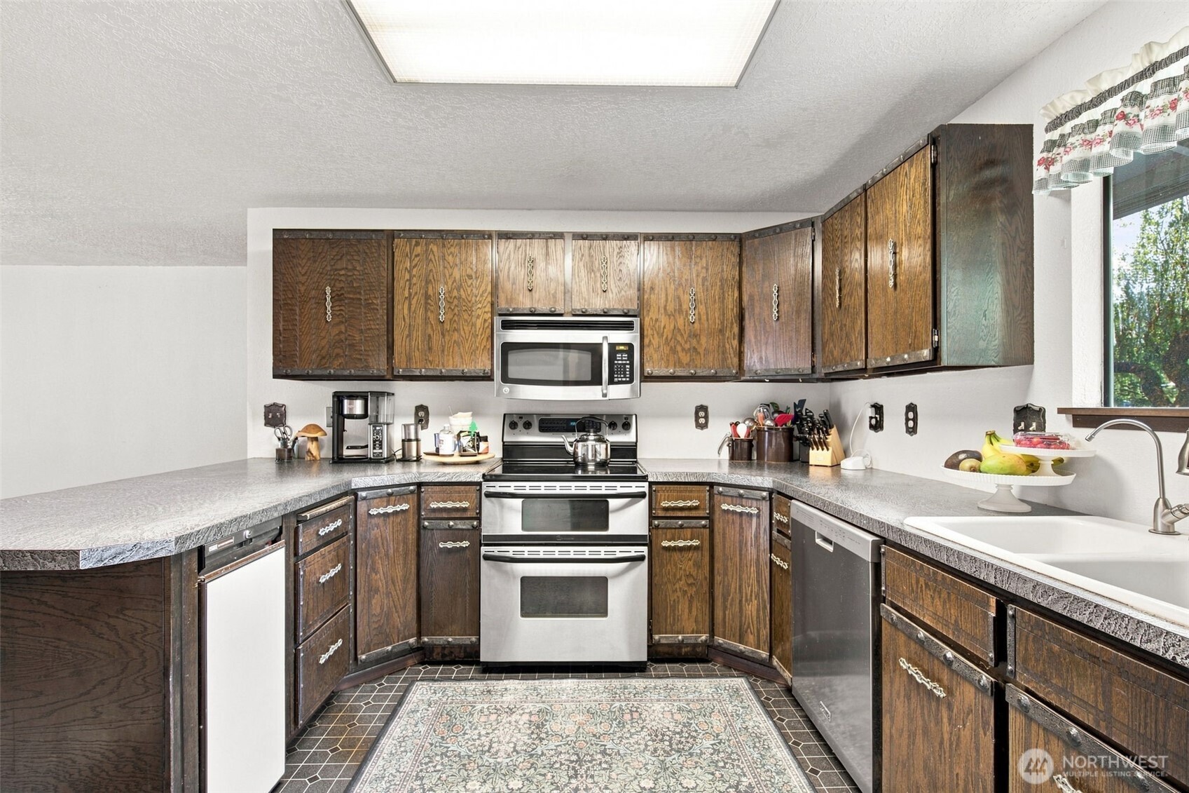 6087 Sunset Ave Ne Property Photo 13