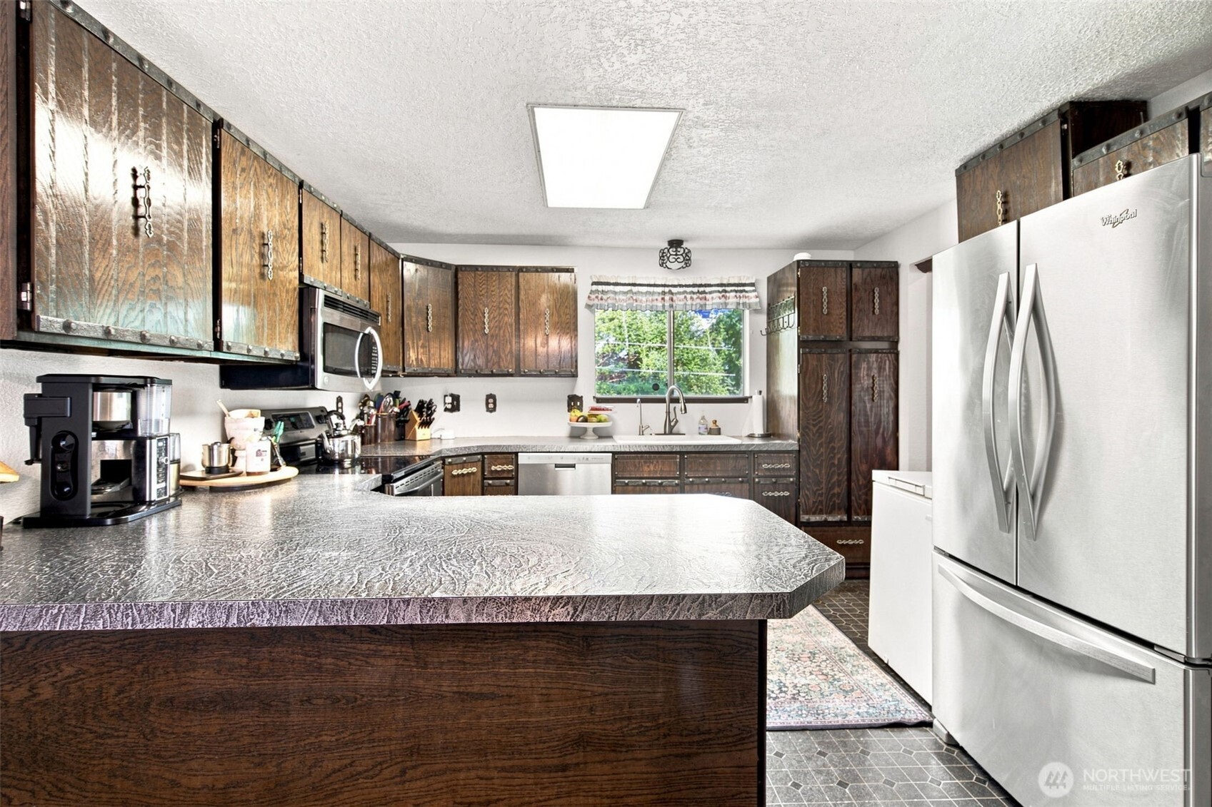 6087 Sunset Ave Ne Property Photo 15