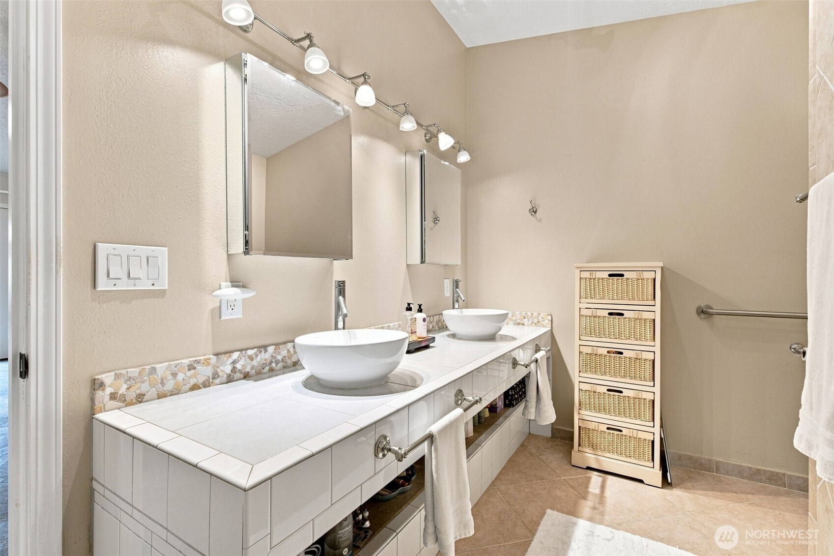 6087 Sunset Ave Ne Property Photo 22