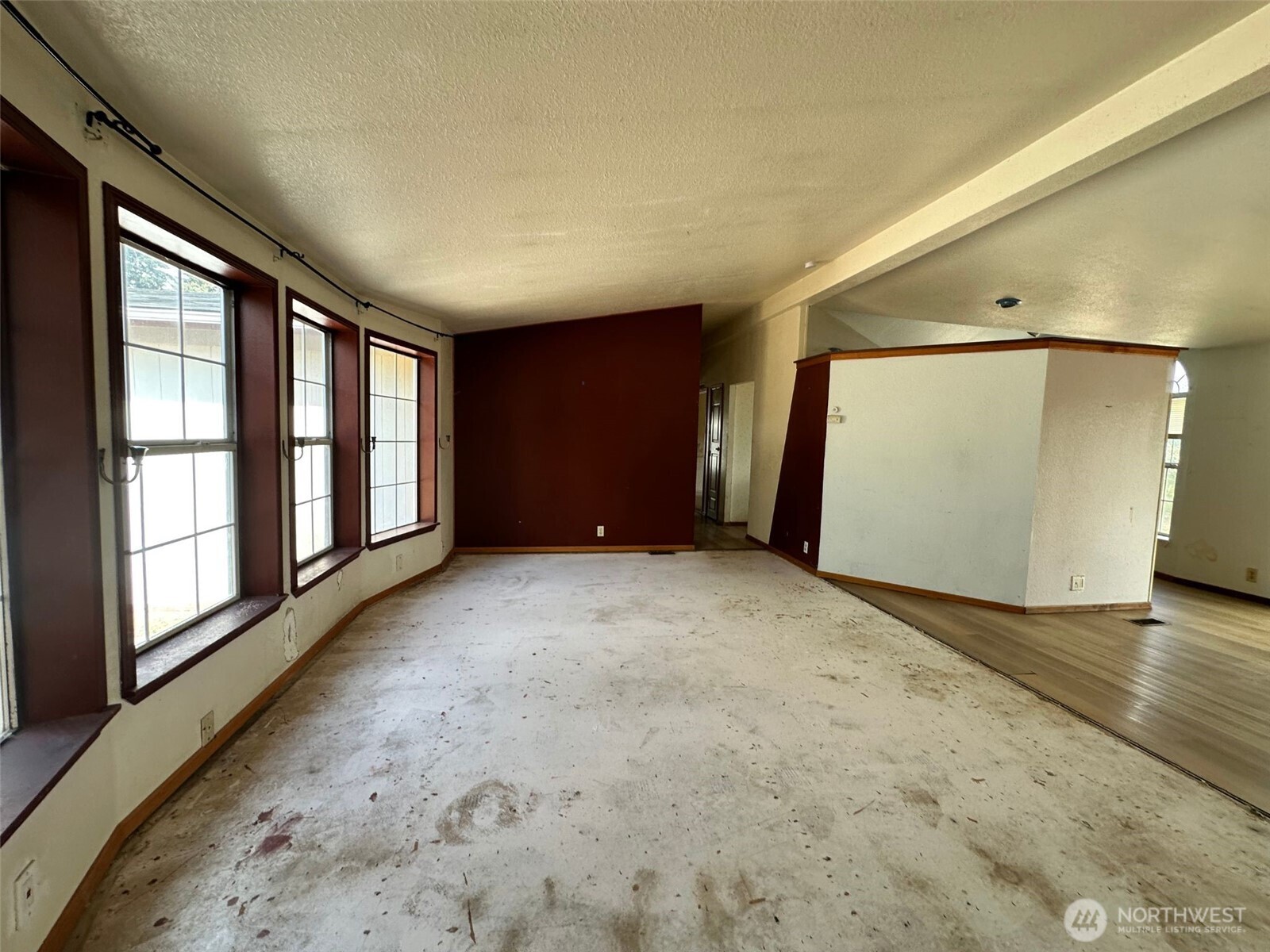 13613 Cedar Cir E Property Photo 4
