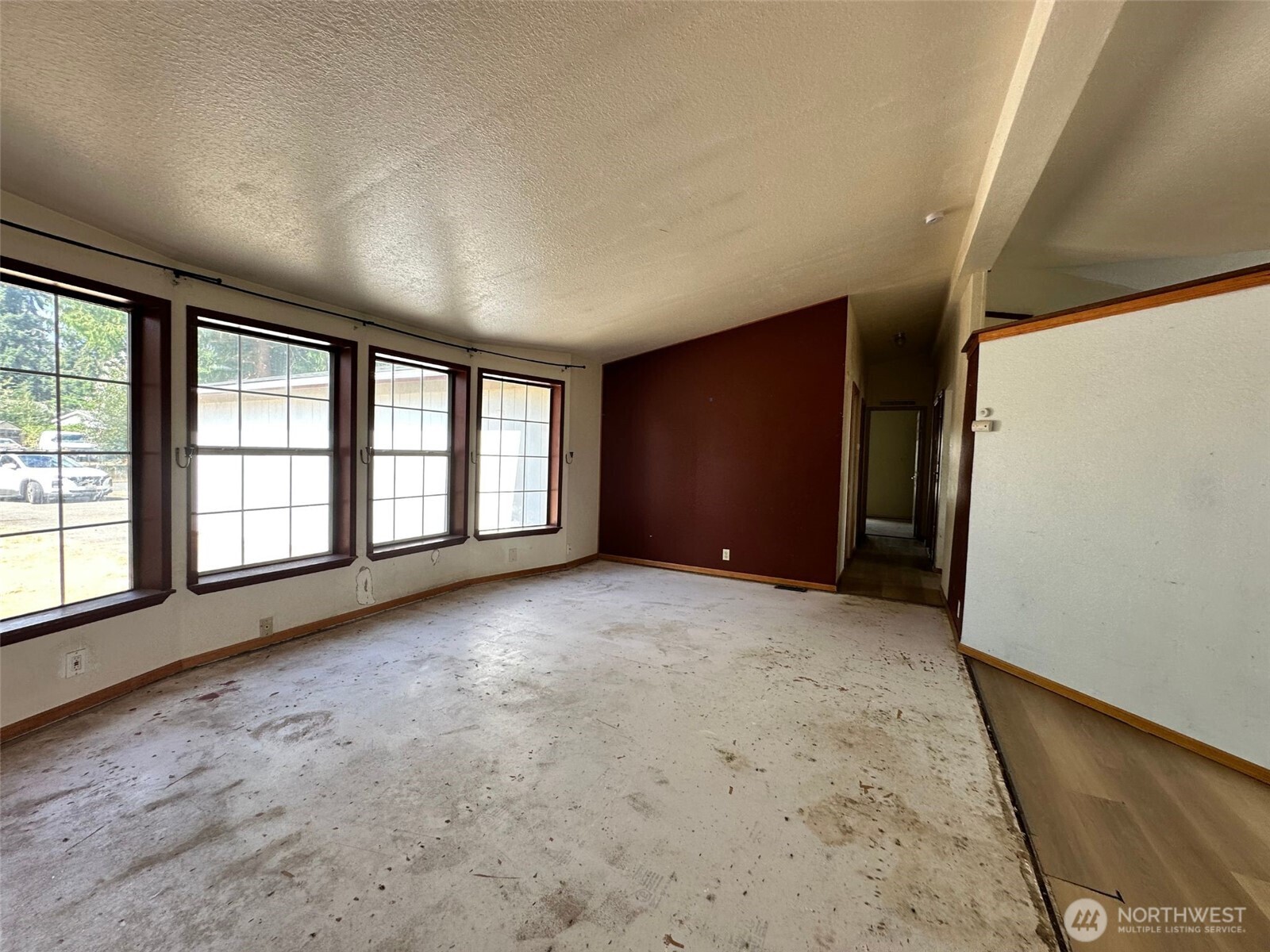 13613 Cedar Cir E Property Photo 5
