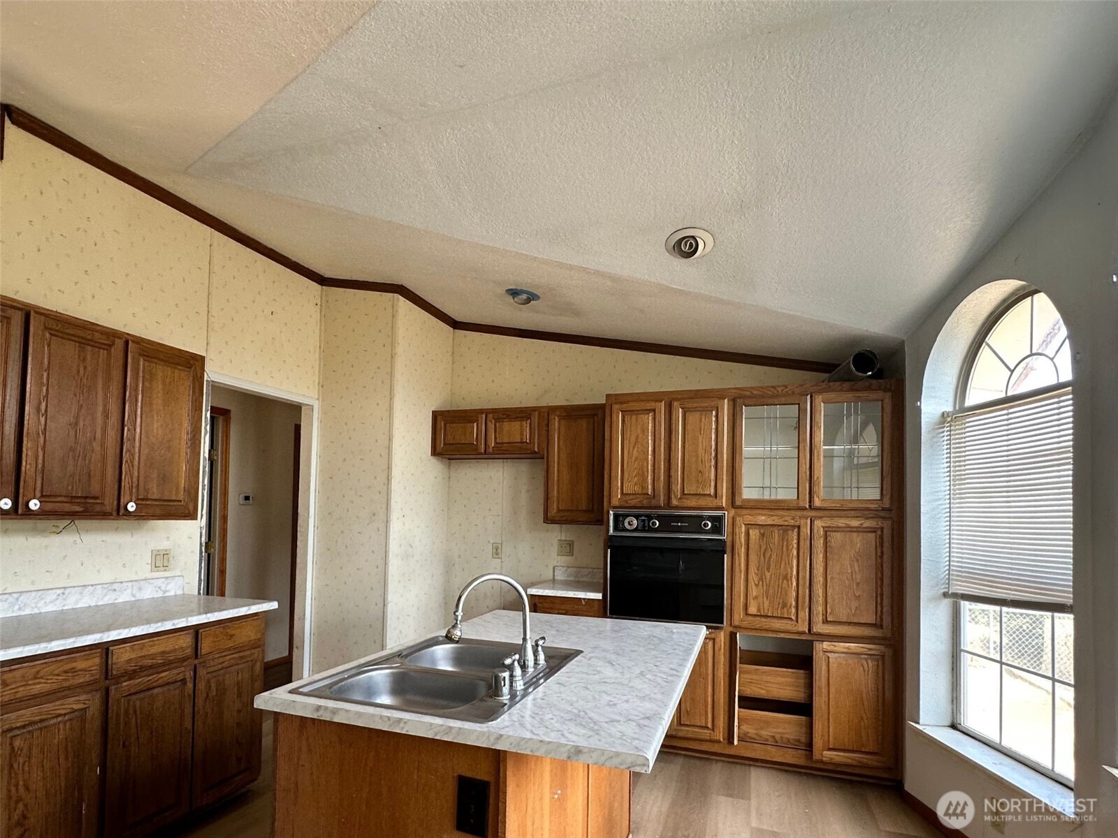 13613 Cedar Cir E Property Photo 7