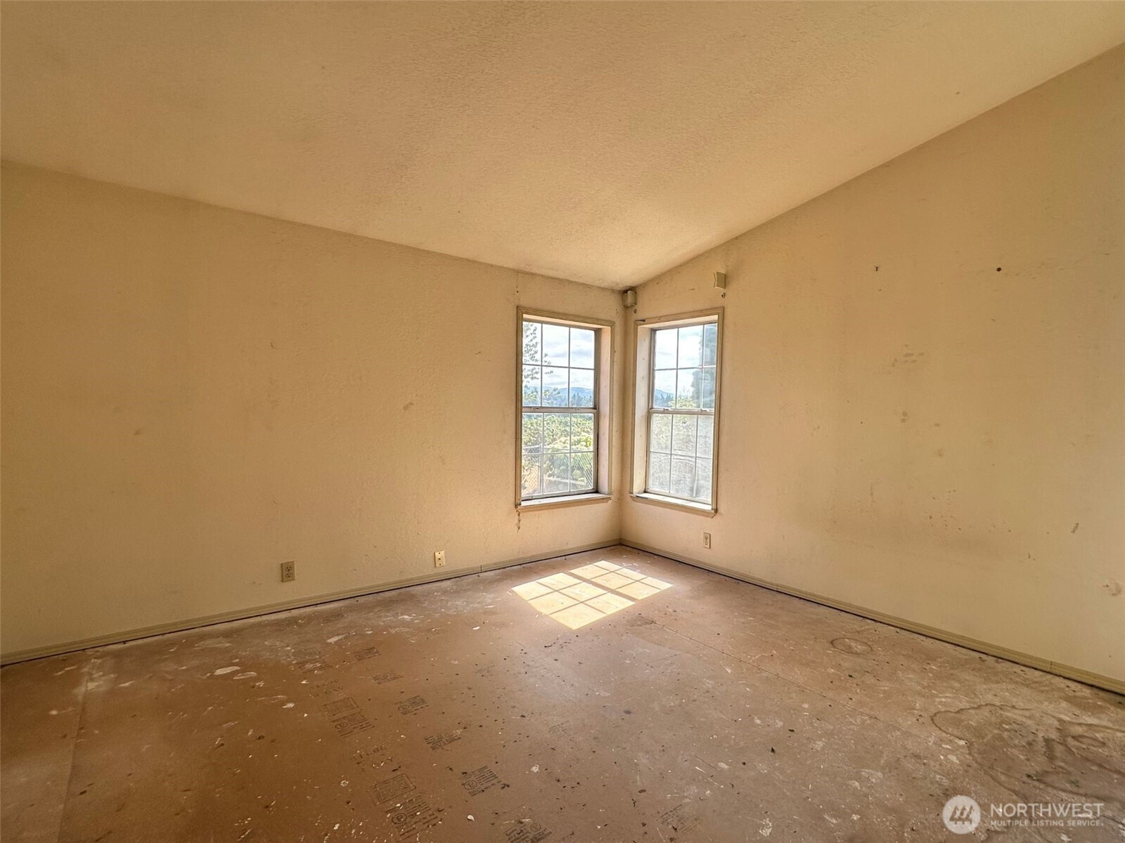 13613 Cedar Cir E Property Photo 10