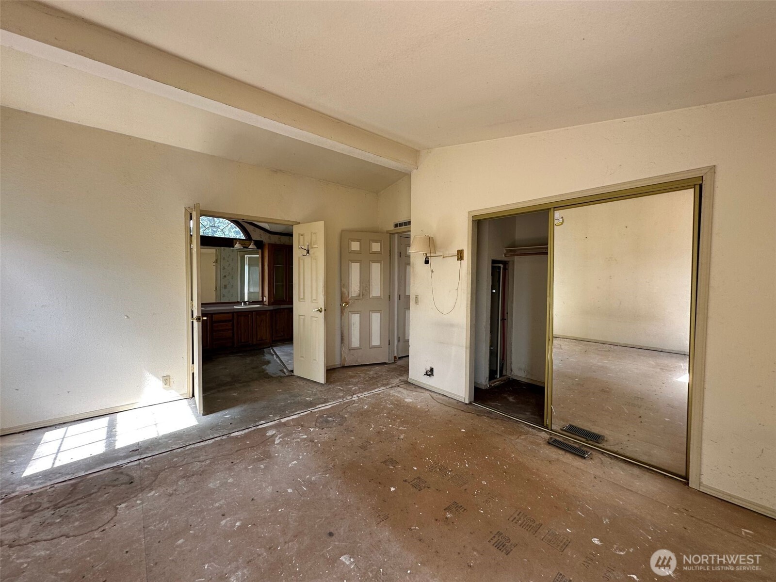 13613 Cedar Cir E Property Photo 11