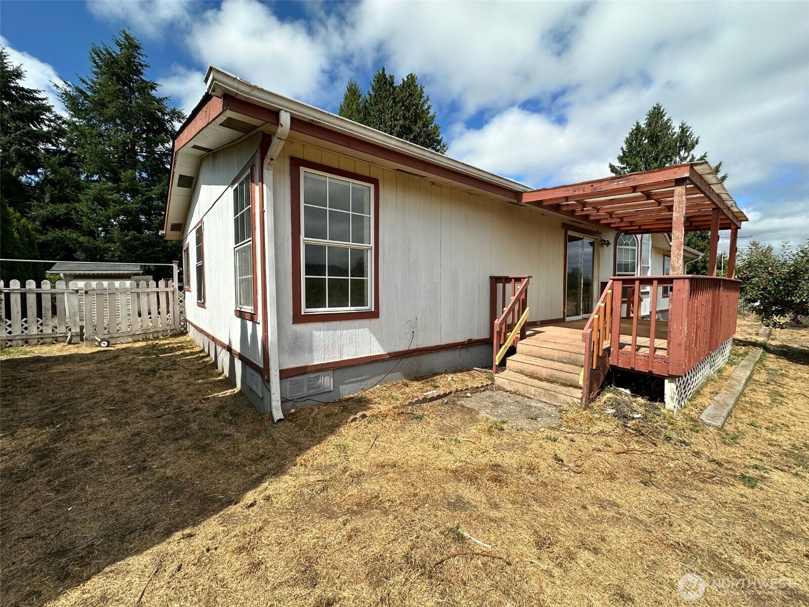 13613 Cedar Cir E Property Photo 20